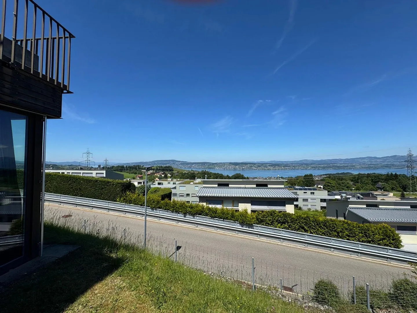 Furnished Garden Apartment with a View of Lake Zurich - Photo 1 of 7