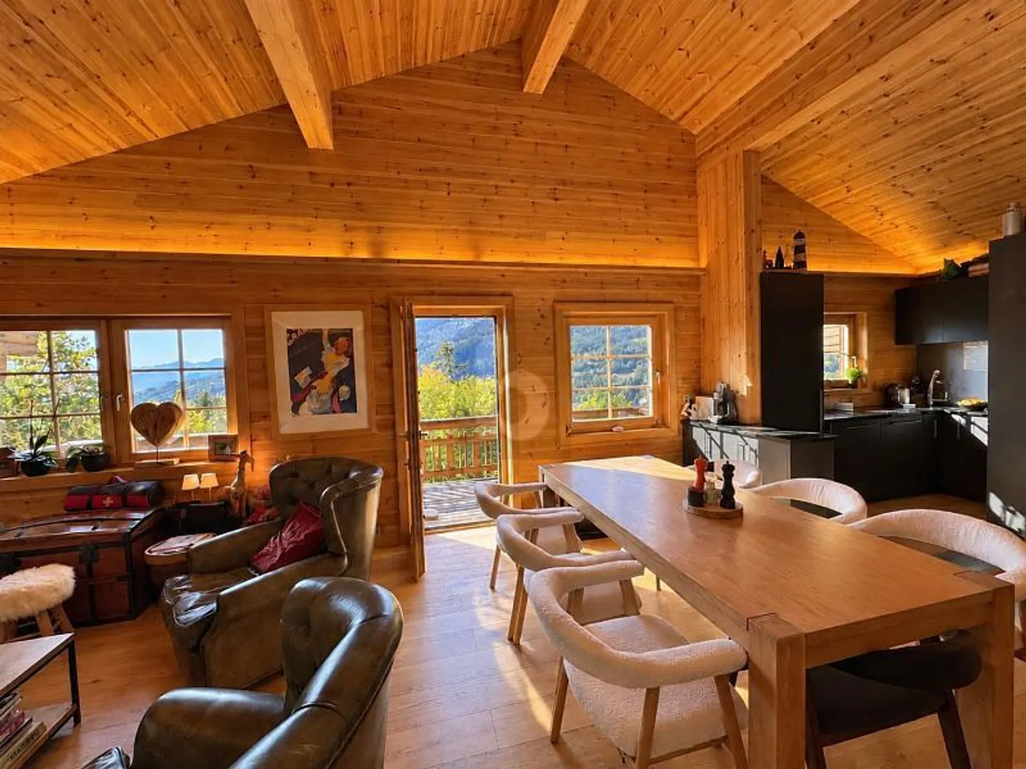 MAGNIFICENT, RENOVATED IN THE HEART OF THE MOUNTAINS - Photo 4 of 6