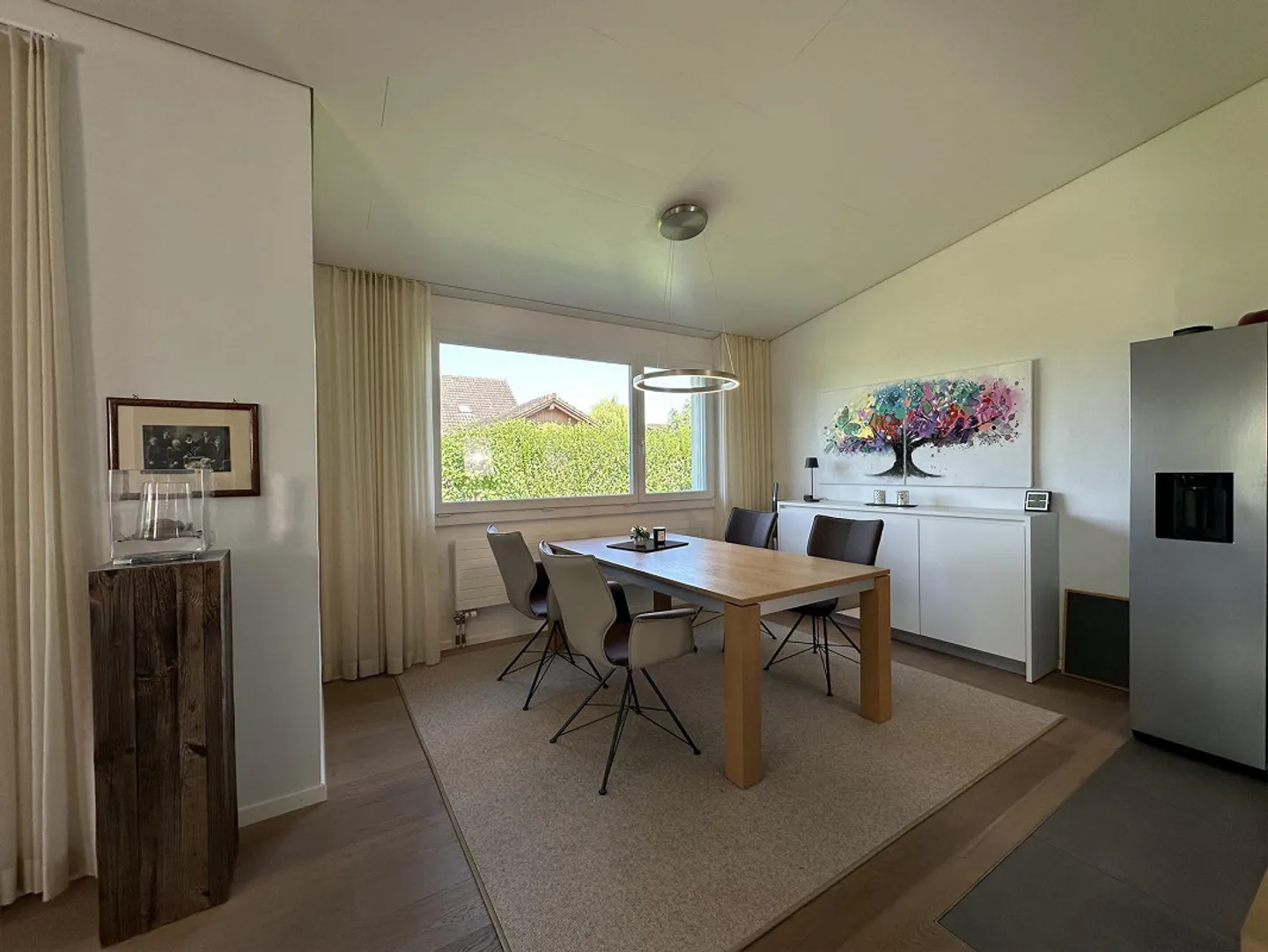 Family-friendly single-family home with a view - Photo 3 of 5