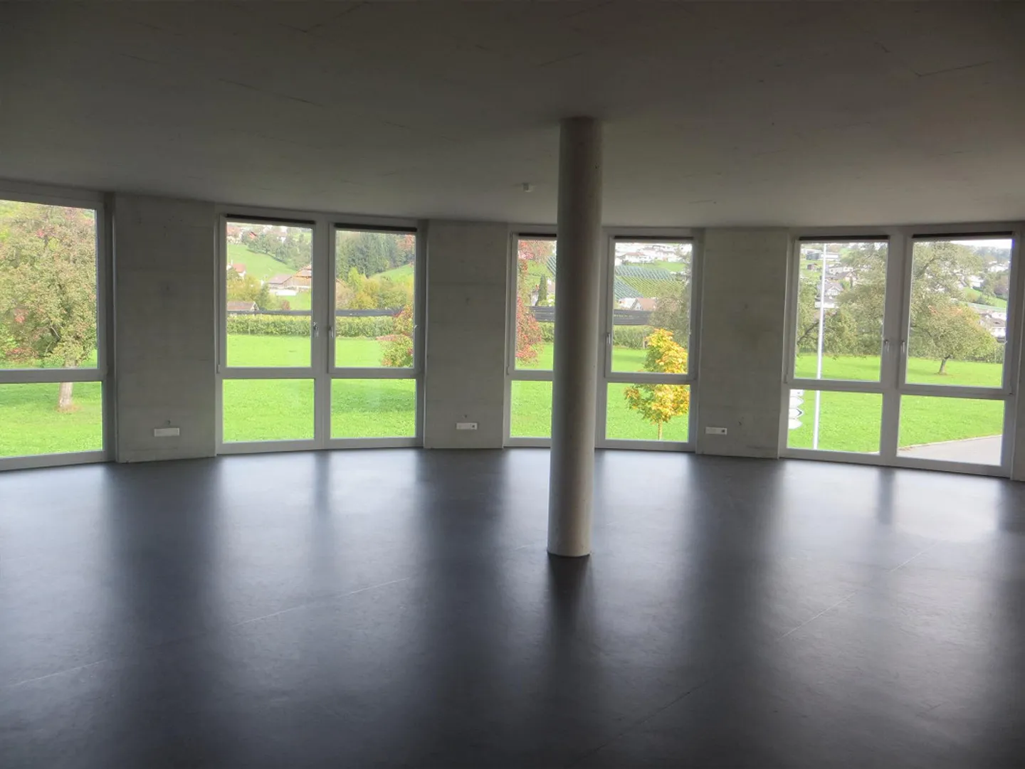 Gewerbefläche mit Traumhaftem Ausblick - Foto 3 von 4