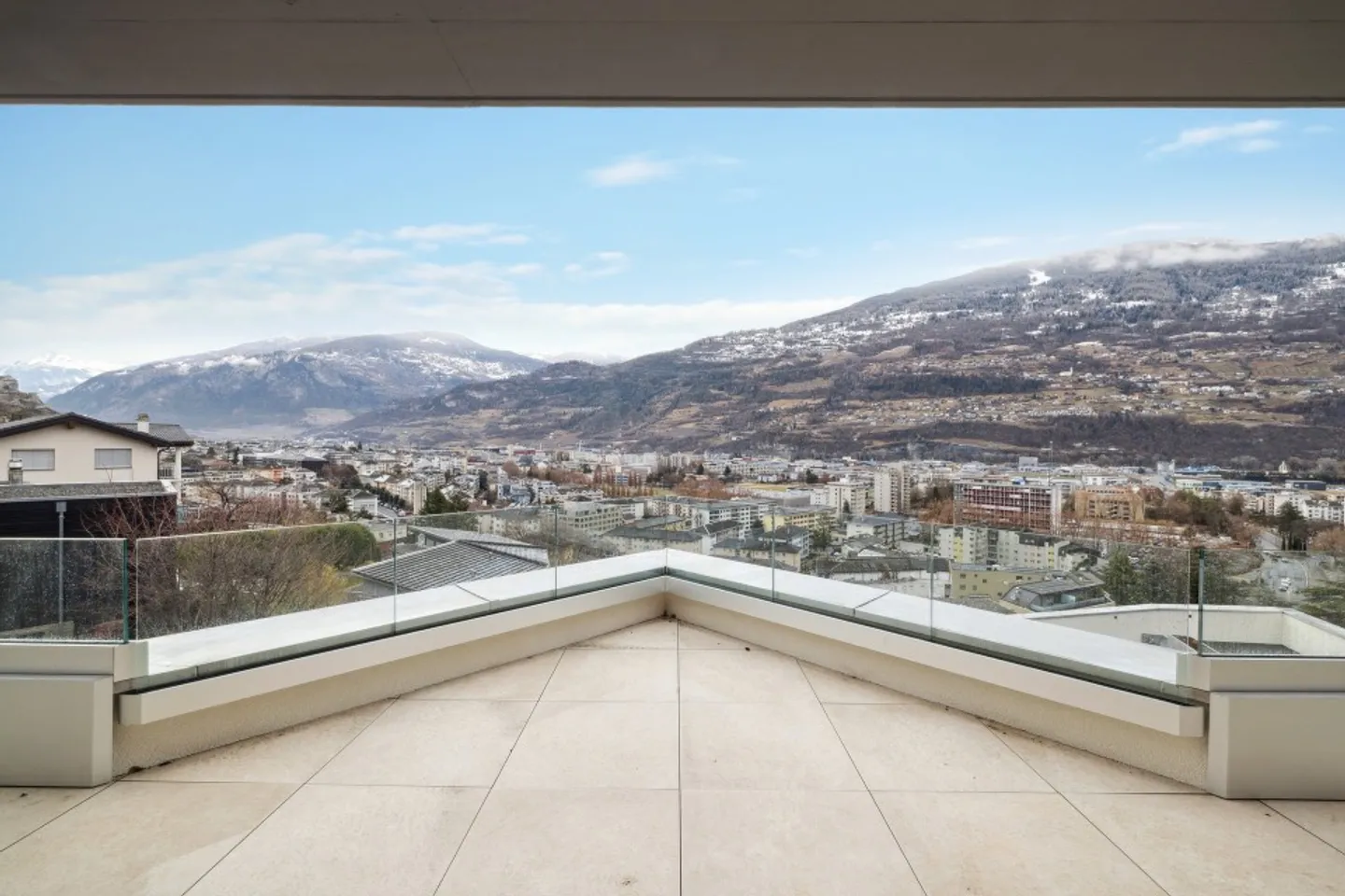Attico eccezionale con vista sui castelli - Foto 3 di 5