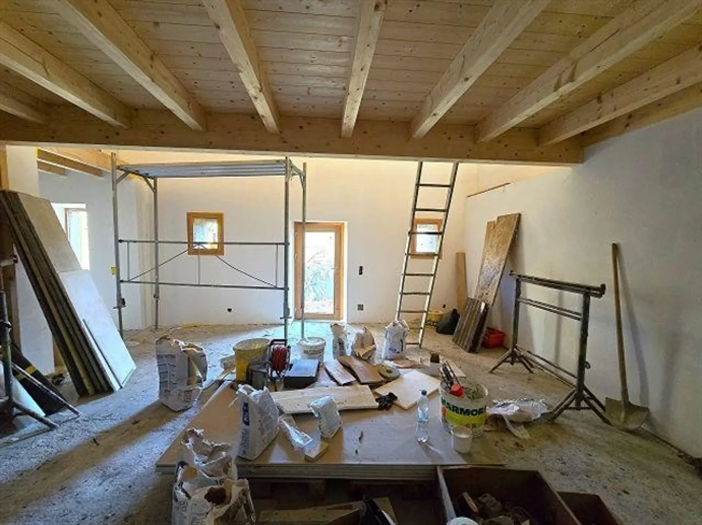 4-room rustic house to finish building with 5 ha of land - Photo 2 of 20