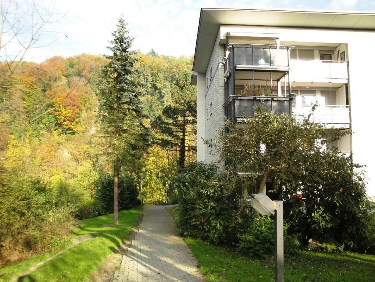 Charmante appartement de 5,5 pièces avec deux balcons - Photo 1 sur 5