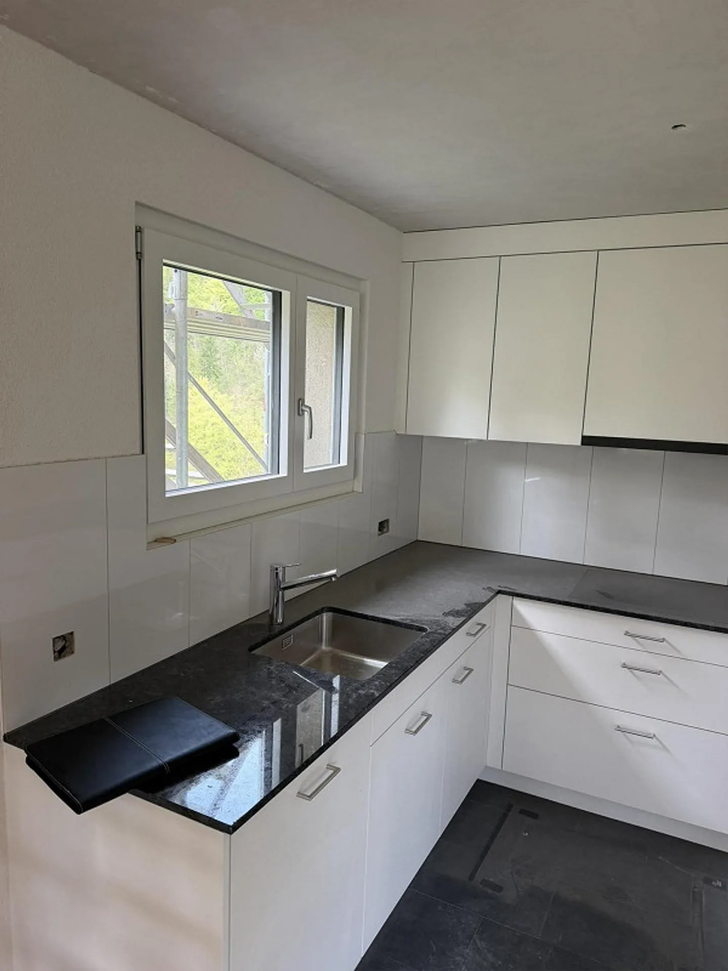 Charmante appartement de 5,5 pièces avec deux balcons - Photo 2 sur 5