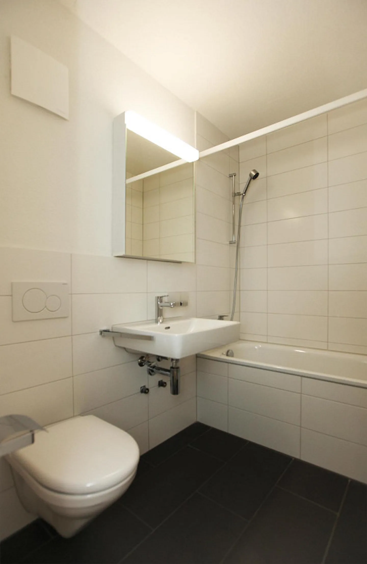 Charmante appartement de 5,5 pièces avec deux balcons - Photo 3 sur 5