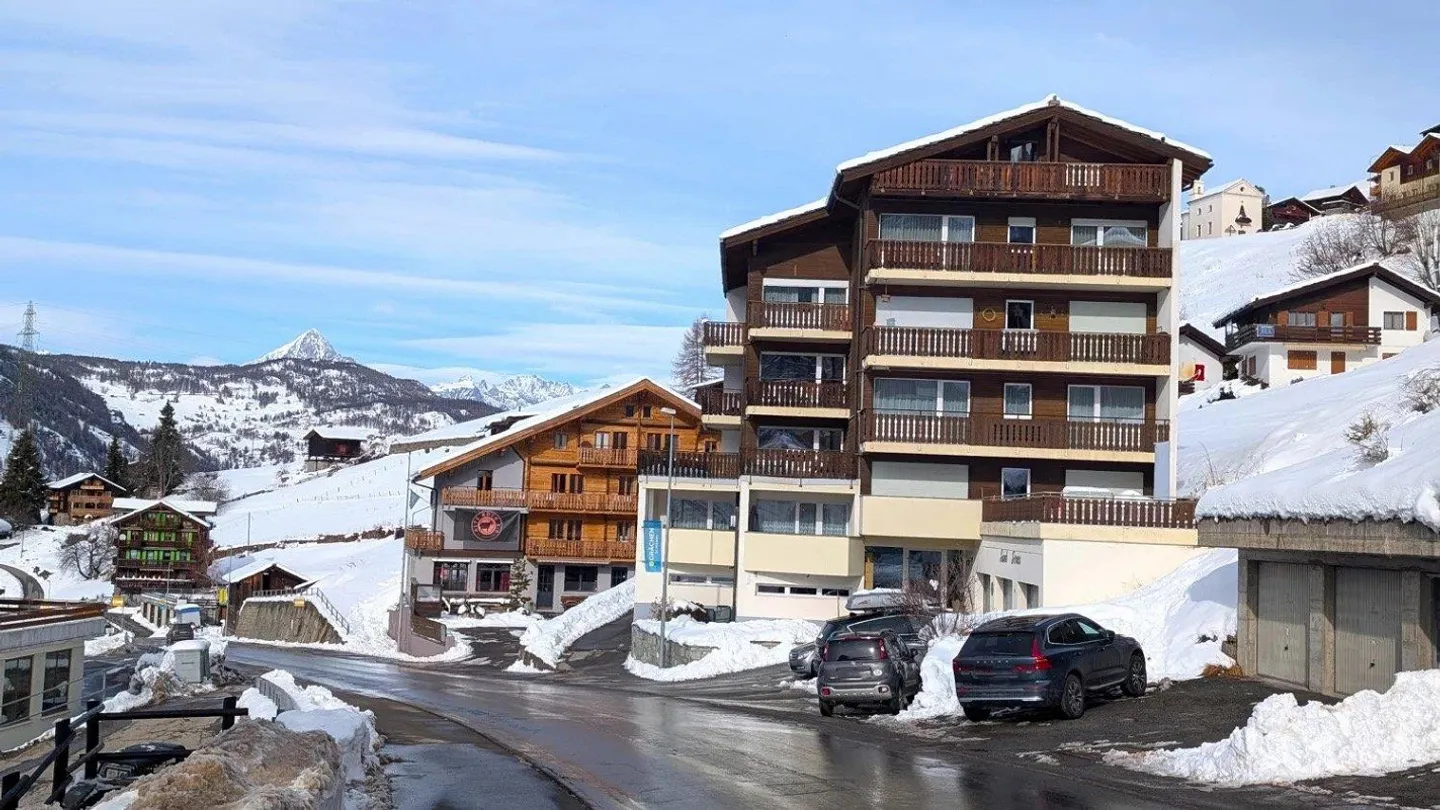 Cozy 3.5-Room Apartment in Grächen - Photo 12 of 13