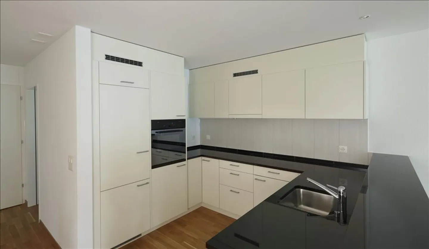 Appartement moderne dans un emplacement central à Adliswil - Photo 3 sur 7