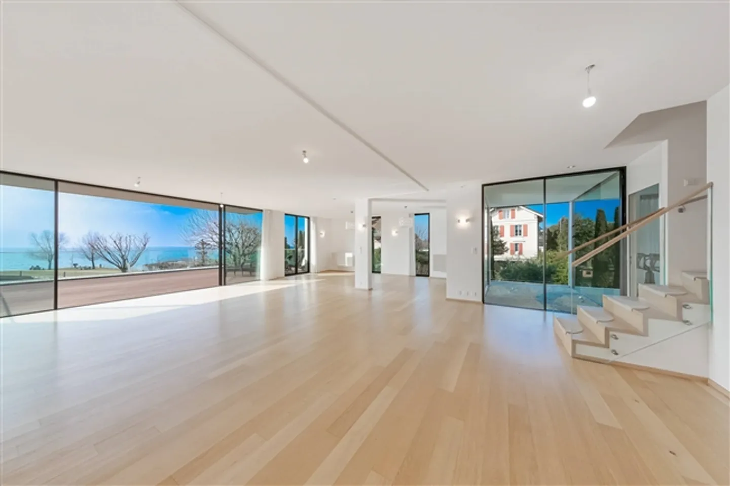 Extraordinary 9.5-Room Duplex - Photo 5 of 13