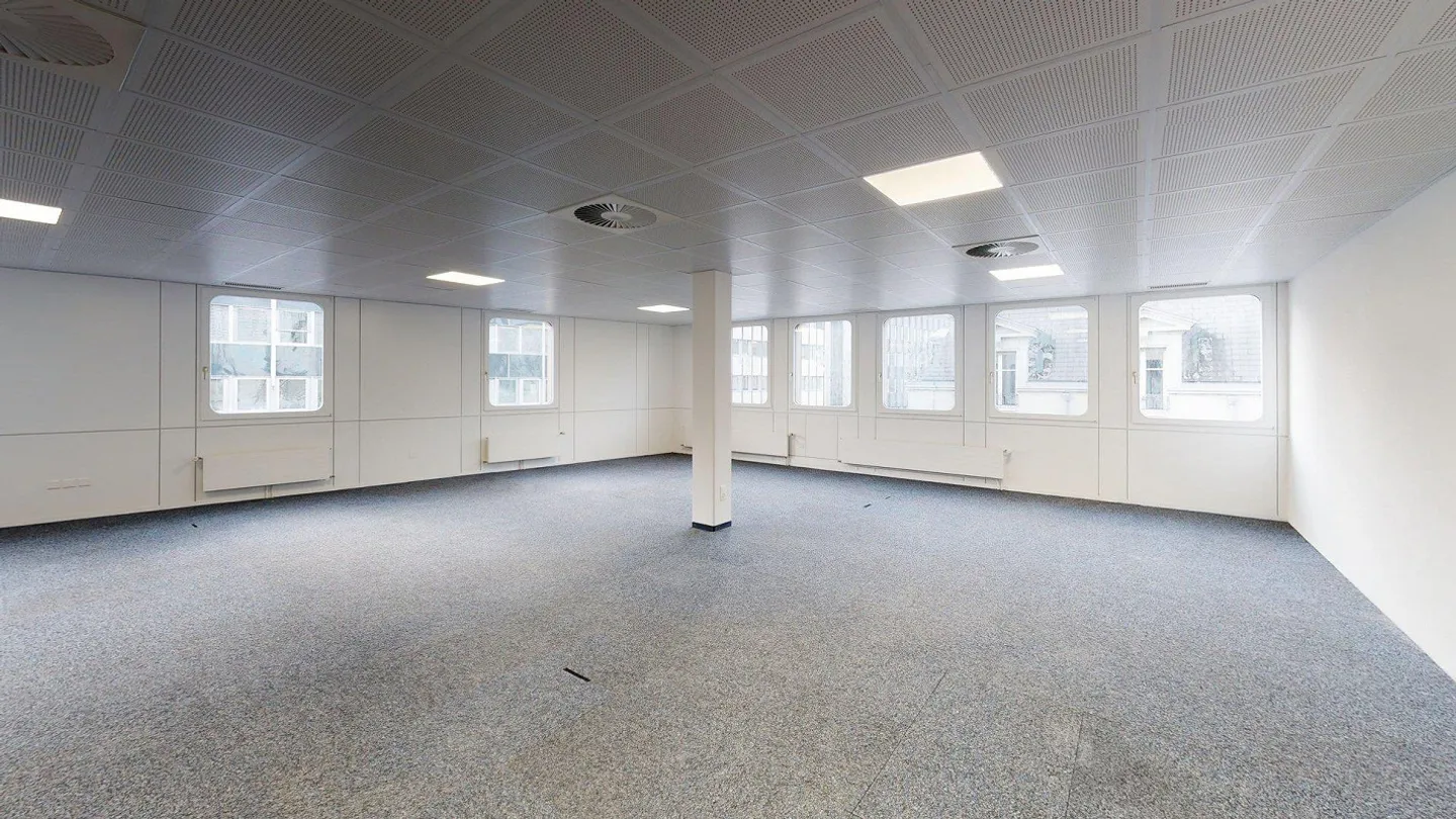 Commercial and administrative spaces in the city center - Photo 4 of 8