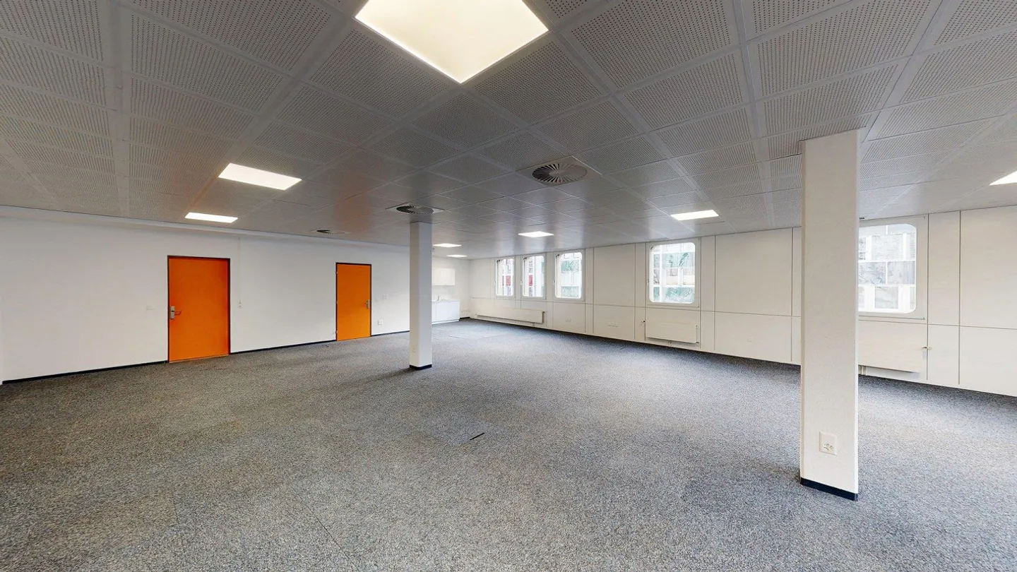 Commercial and administrative spaces in the city center - Photo 5 of 8