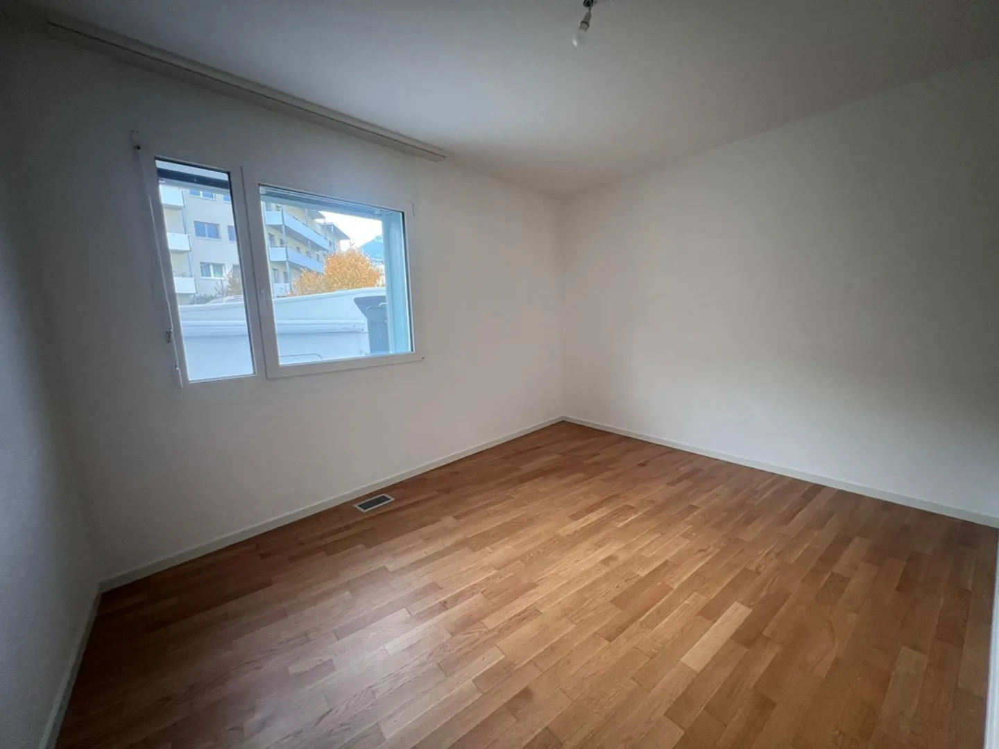 Appartement 3.5 pièces au rez avec grande terrasse - Photo 7 sur 11