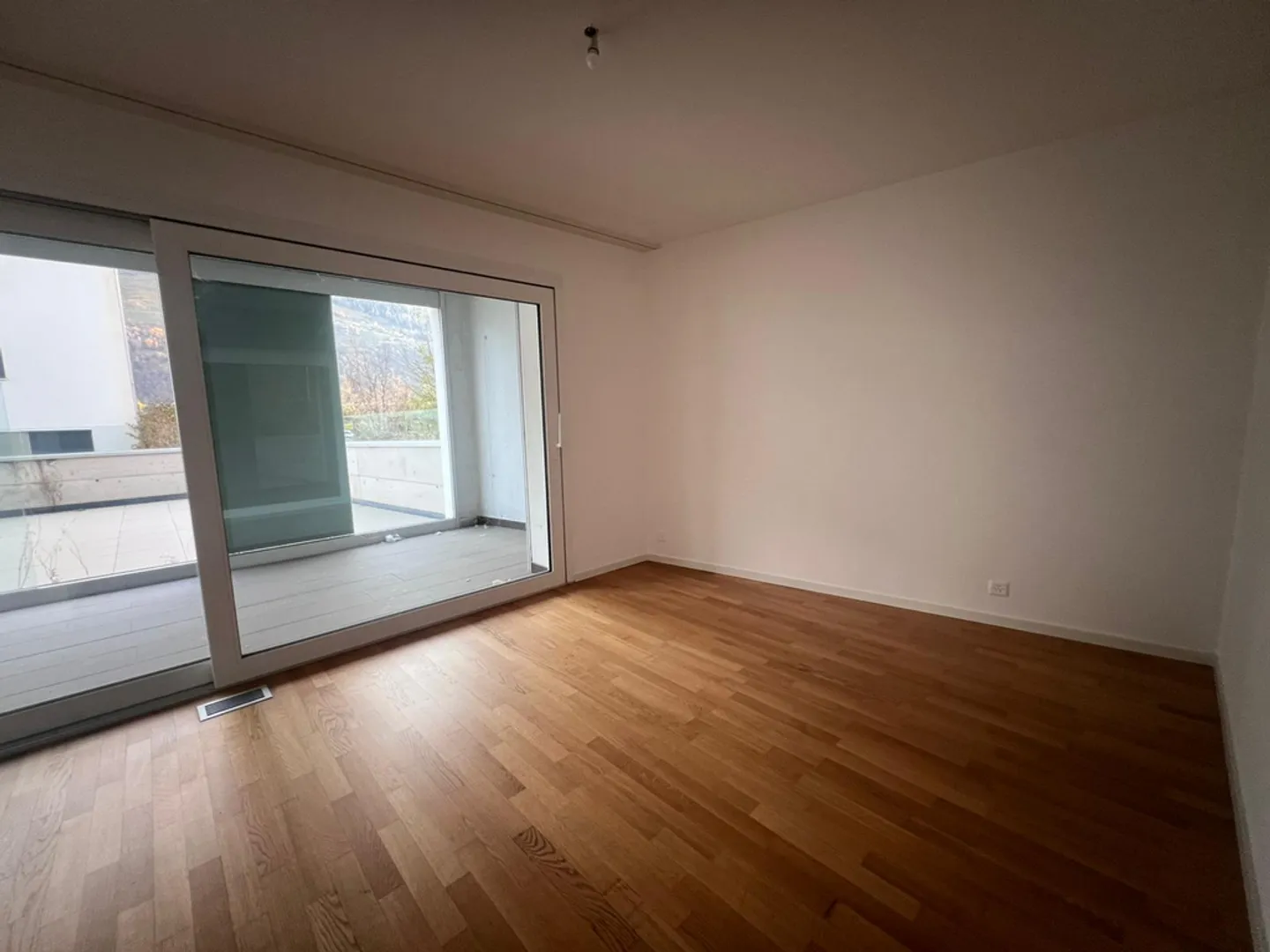 Appartement 3.5 pièces au rez avec grande terrasse - Photo 8 sur 11