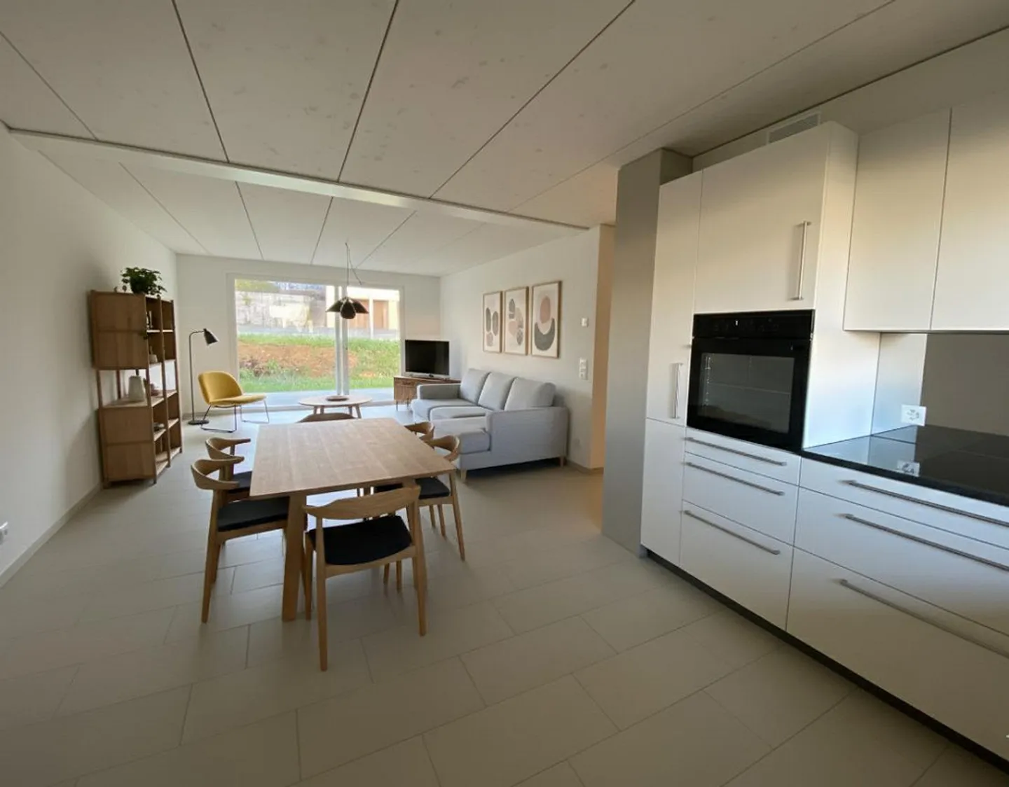 Moderne Wohnung mit Terrasse - Foto 3 von 6