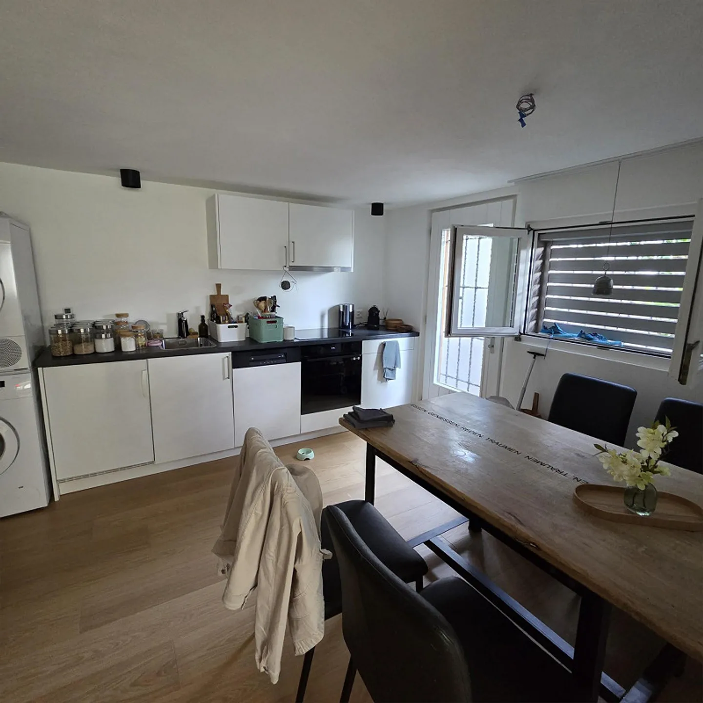 2.5 Room Apartment - Photo 2 of 4