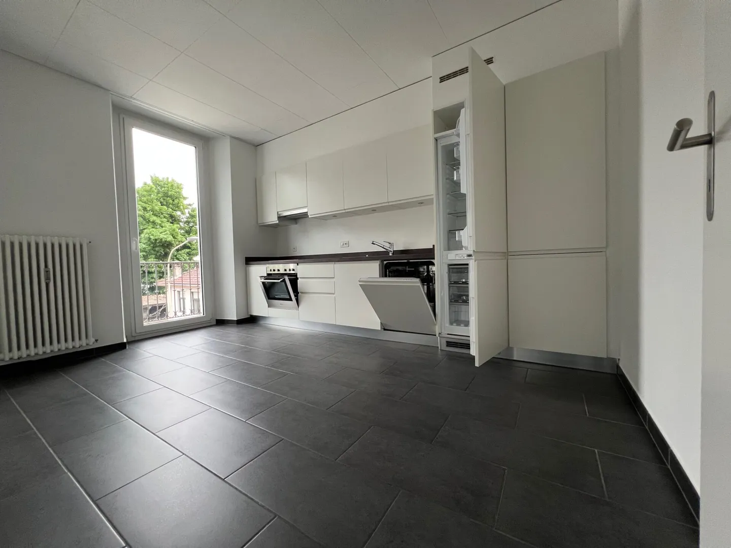 GRAND APPARTEMENT DE 4.5 PIÈCES - Photo 2 sur 6