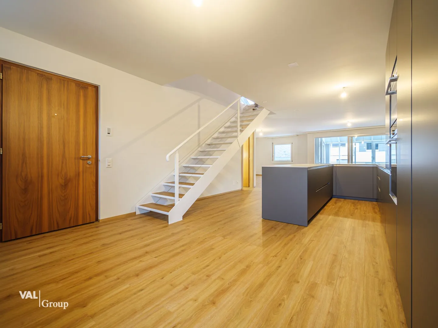 Apartment for rent - Photo 2 of 13