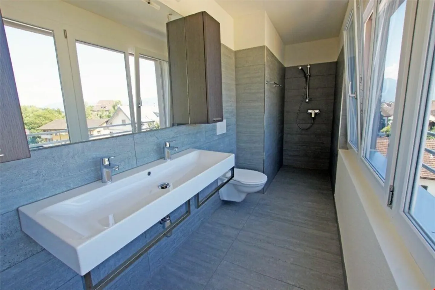 Sonnige 2.5 Zimmer-Attika-Wohnung mit Terrasse - Foto 5 von 5