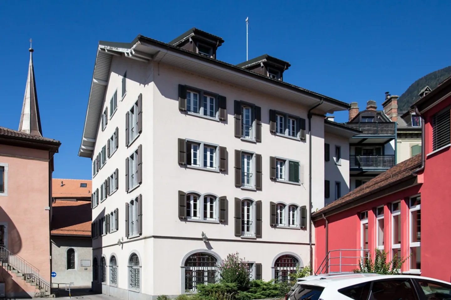 Unterirdische Parkplätze - Foto 2 von 2