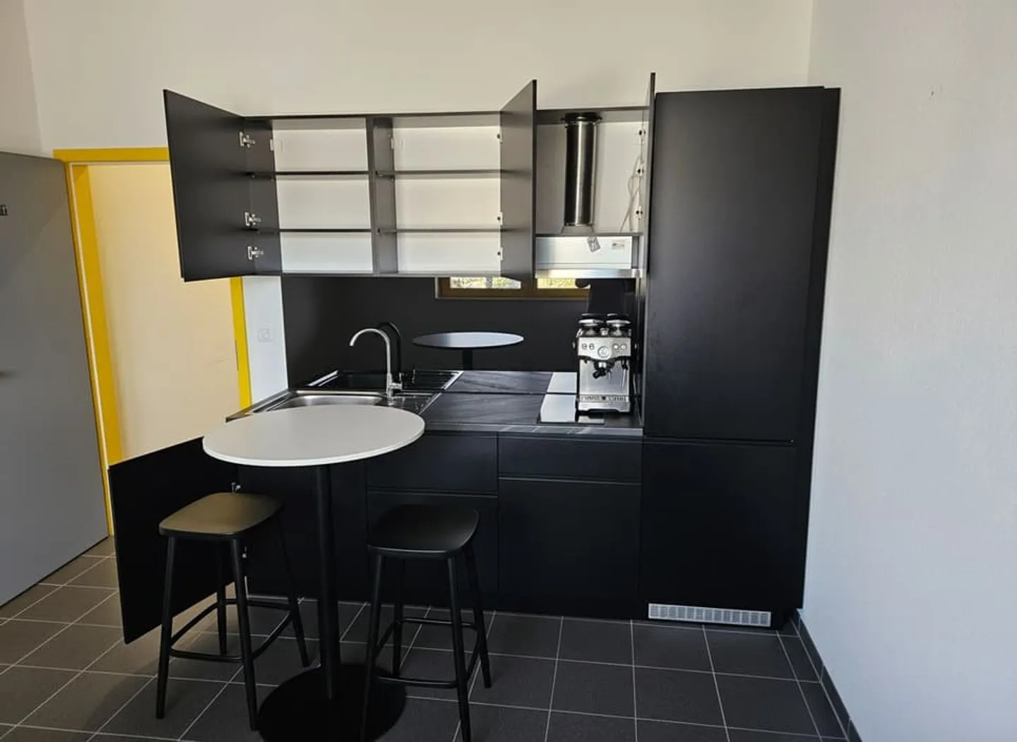 À louer - Surface de bureaux & atelier à Chavornay - Photo 4 of 7