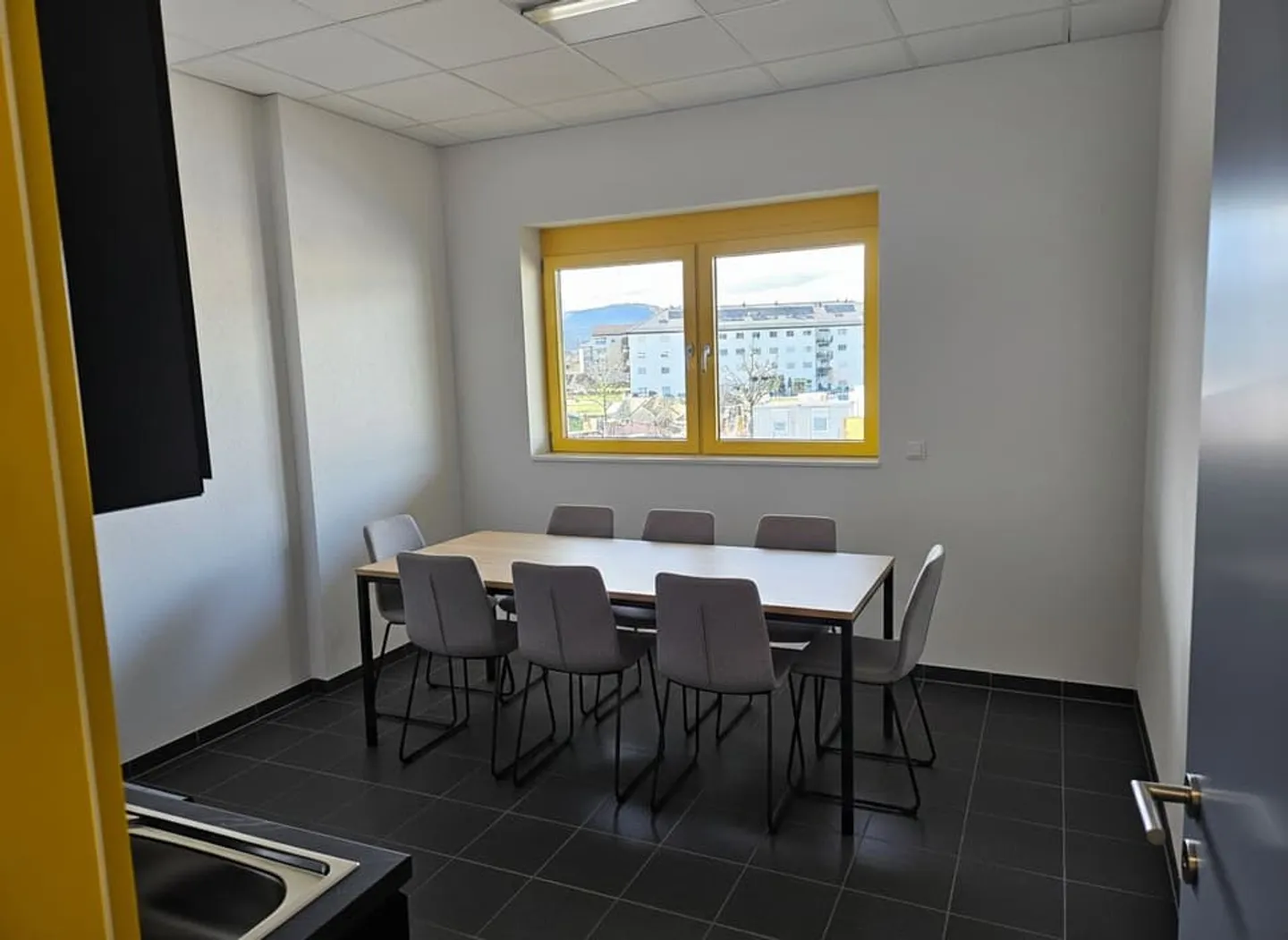 À louer - Surface de bureaux & atelier à Chavornay - Photo 5 of 7