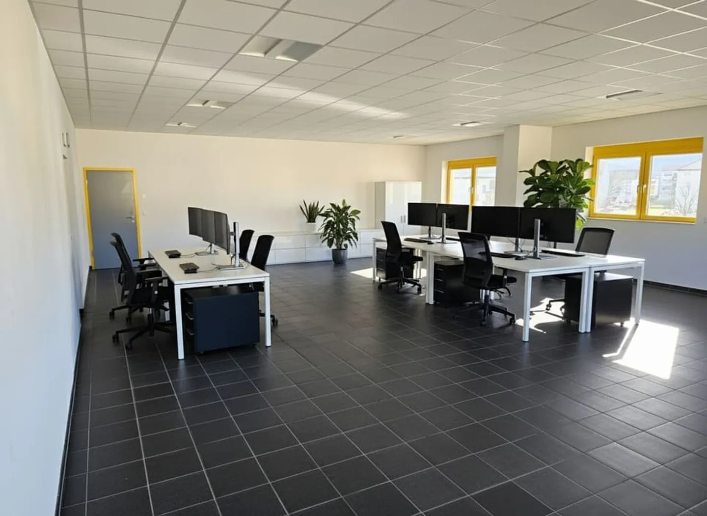 À louer - Surface de bureaux & atelier à Chavornay - Photo 3 of 7
