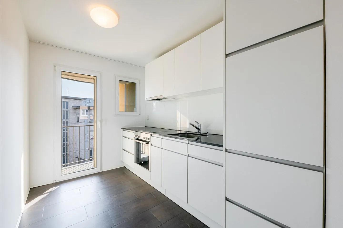 Modern 3.5 Room Apartment in Emmenbrücke - Photo 2 of 8