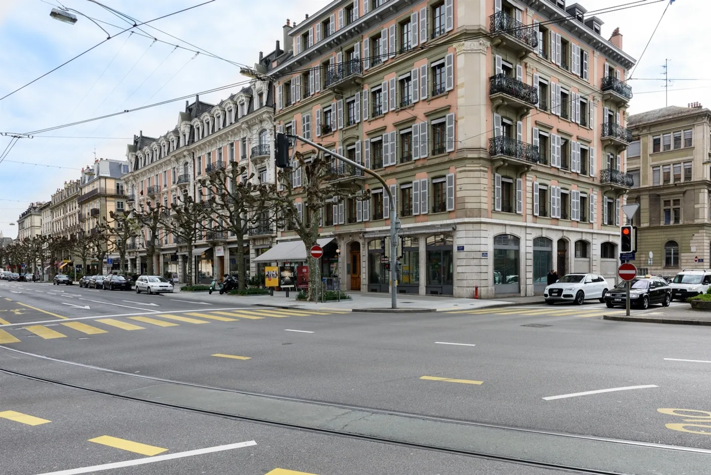 Place de Parking Intérieure Près de Cornavin - Photo 2 sur 2