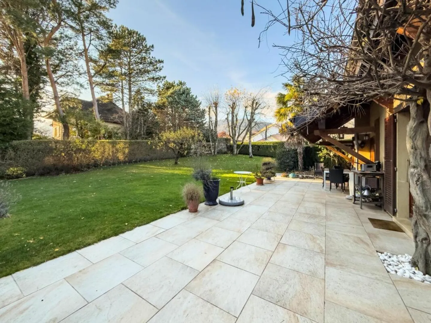 Semi-detached house with 5.5 rooms and garage in Gingins - Photo 2 of 15