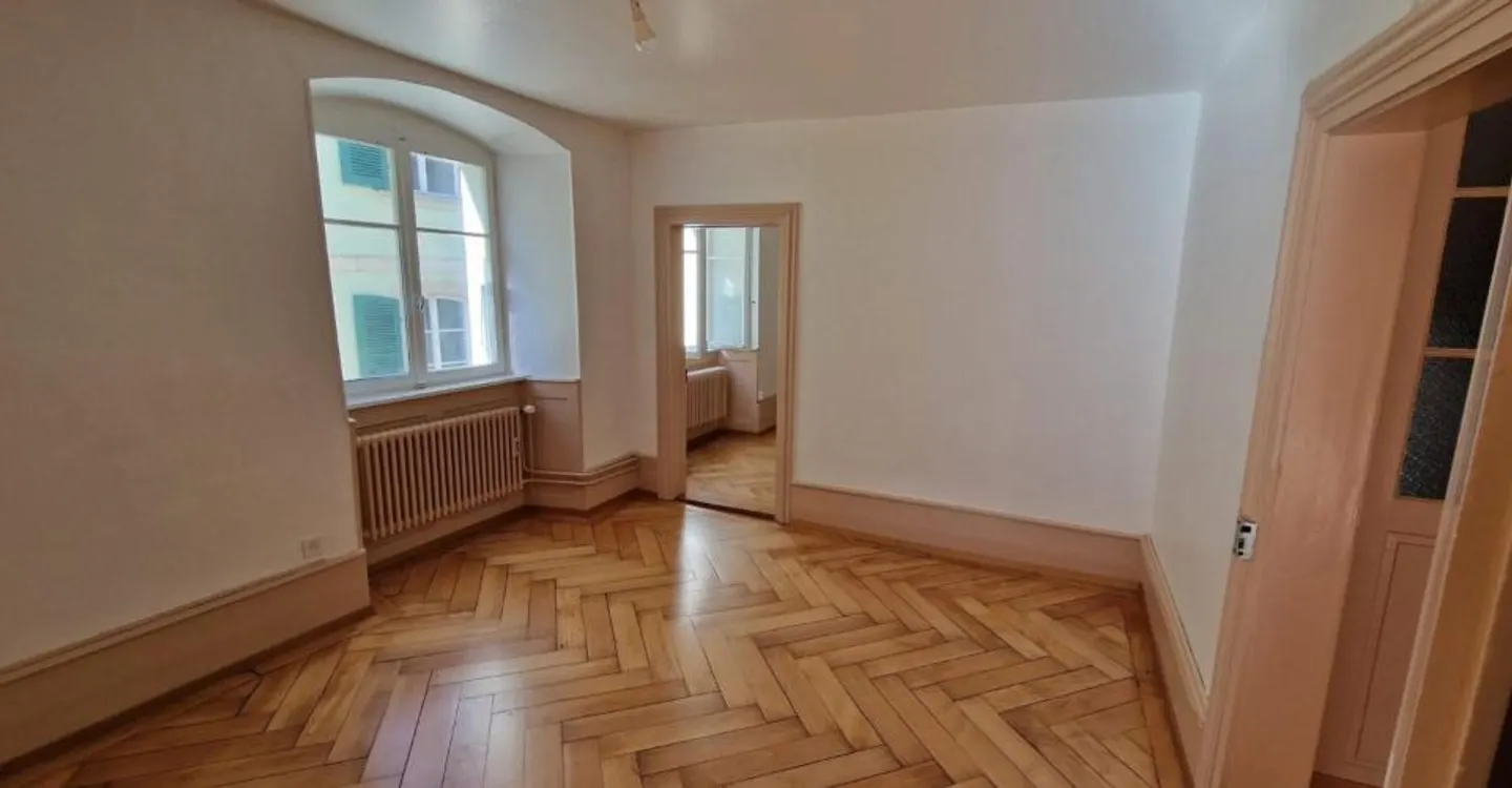 Charming 5.5-room apartment in the heart of the old town of Delémont - Photo 13 of 18