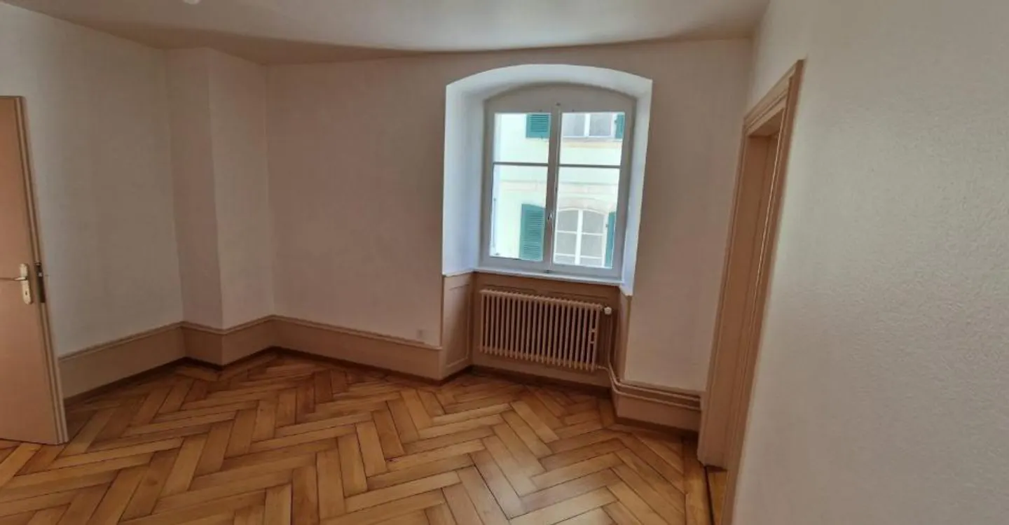 Charming 5.5-room apartment in the heart of the old town of Delémont - Photo 16 of 18