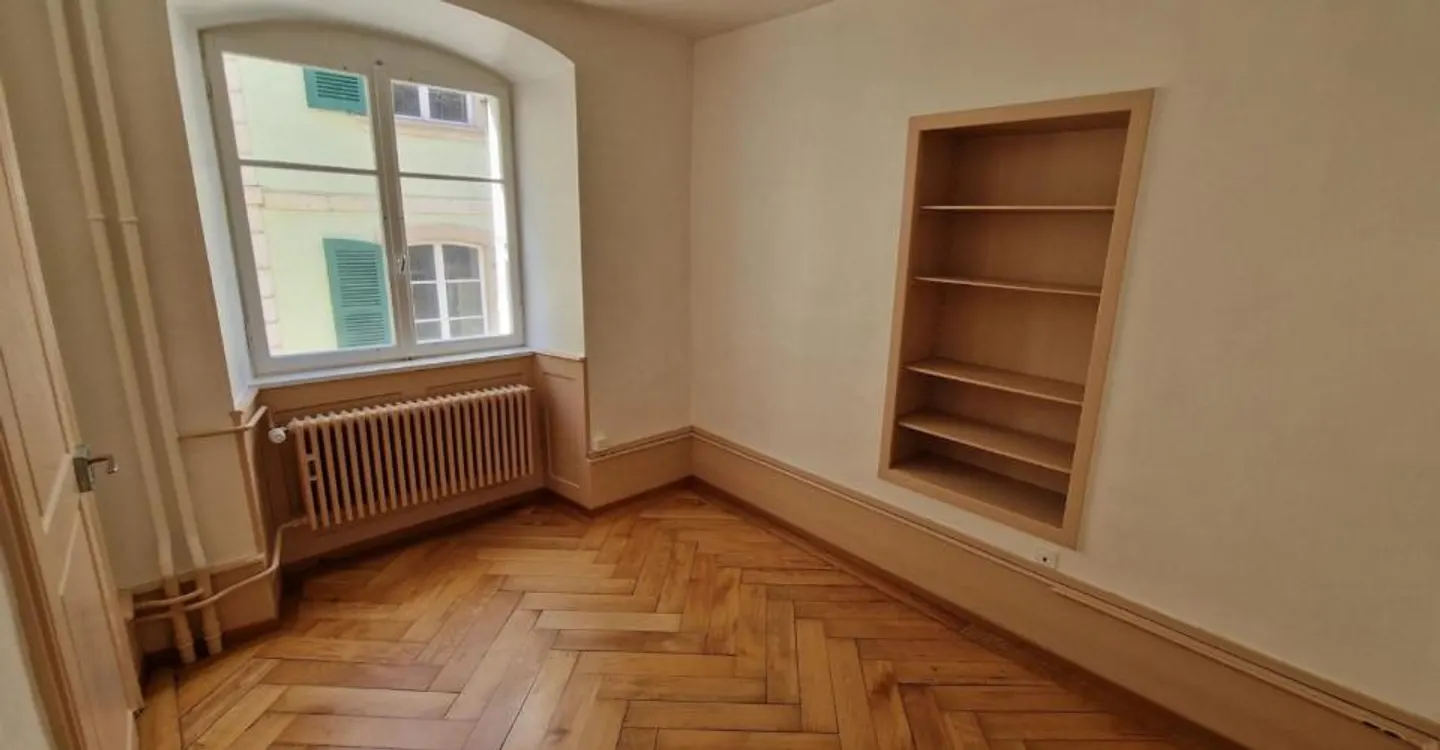 Charming 5.5-room apartment in the heart of the old town of Delémont - Photo 18 of 18