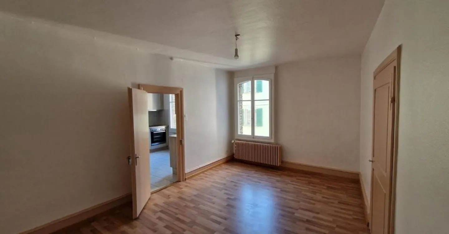 Charming 5.5-room apartment in the heart of the old town of Delémont - Photo 8 of 18