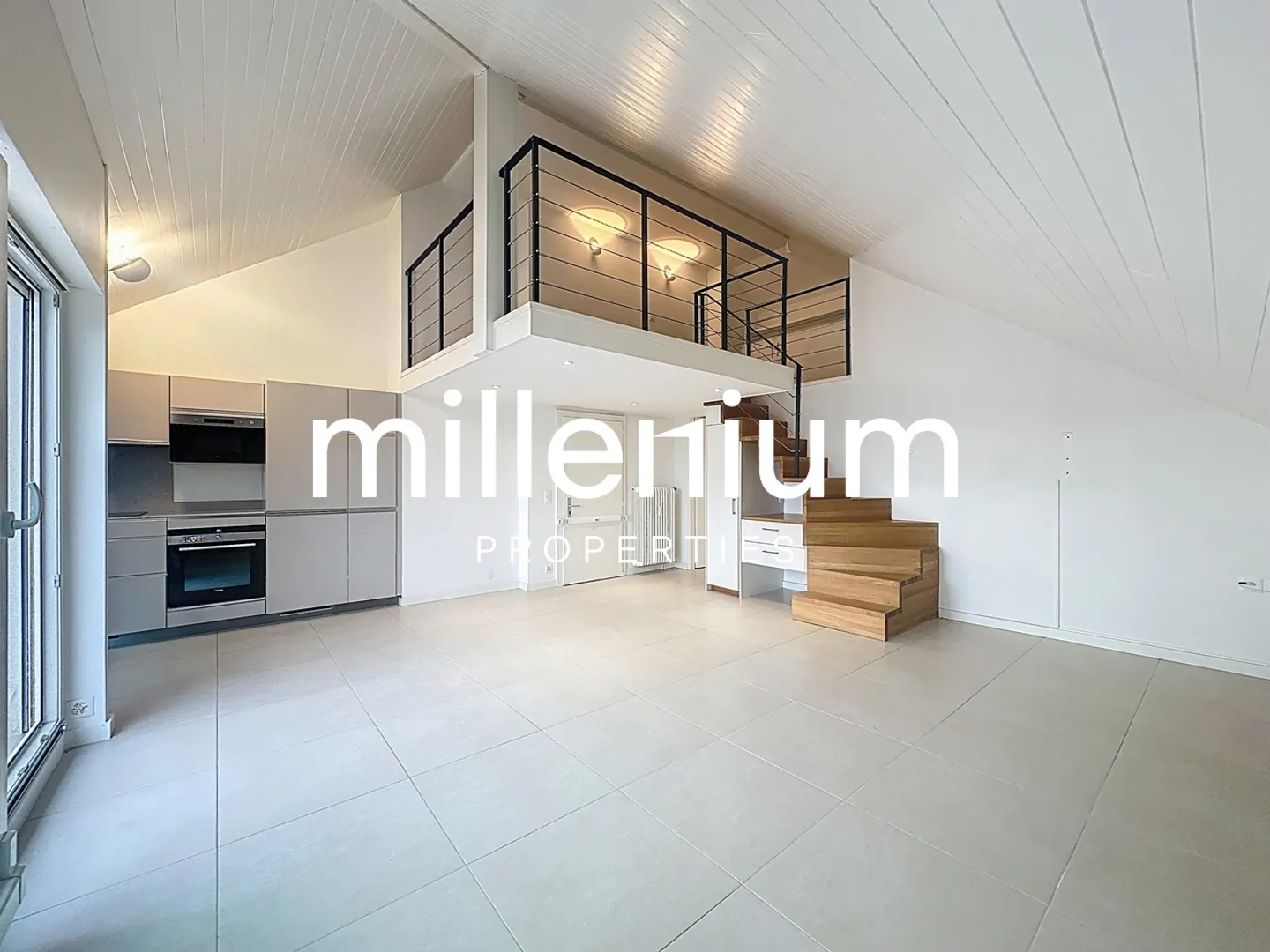 Dachgeschosswohnung mit Terrasse im Herzen von Perly - Foto 1 von 9