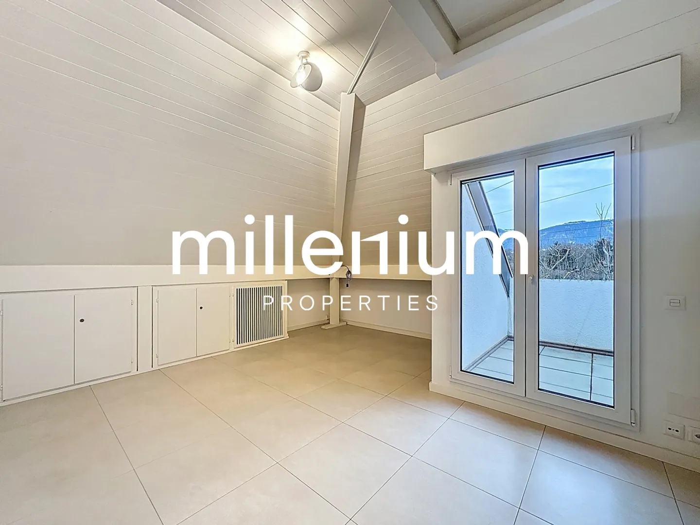 Dachgeschosswohnung mit Terrasse im Herzen von Perly - Foto 3 von 9