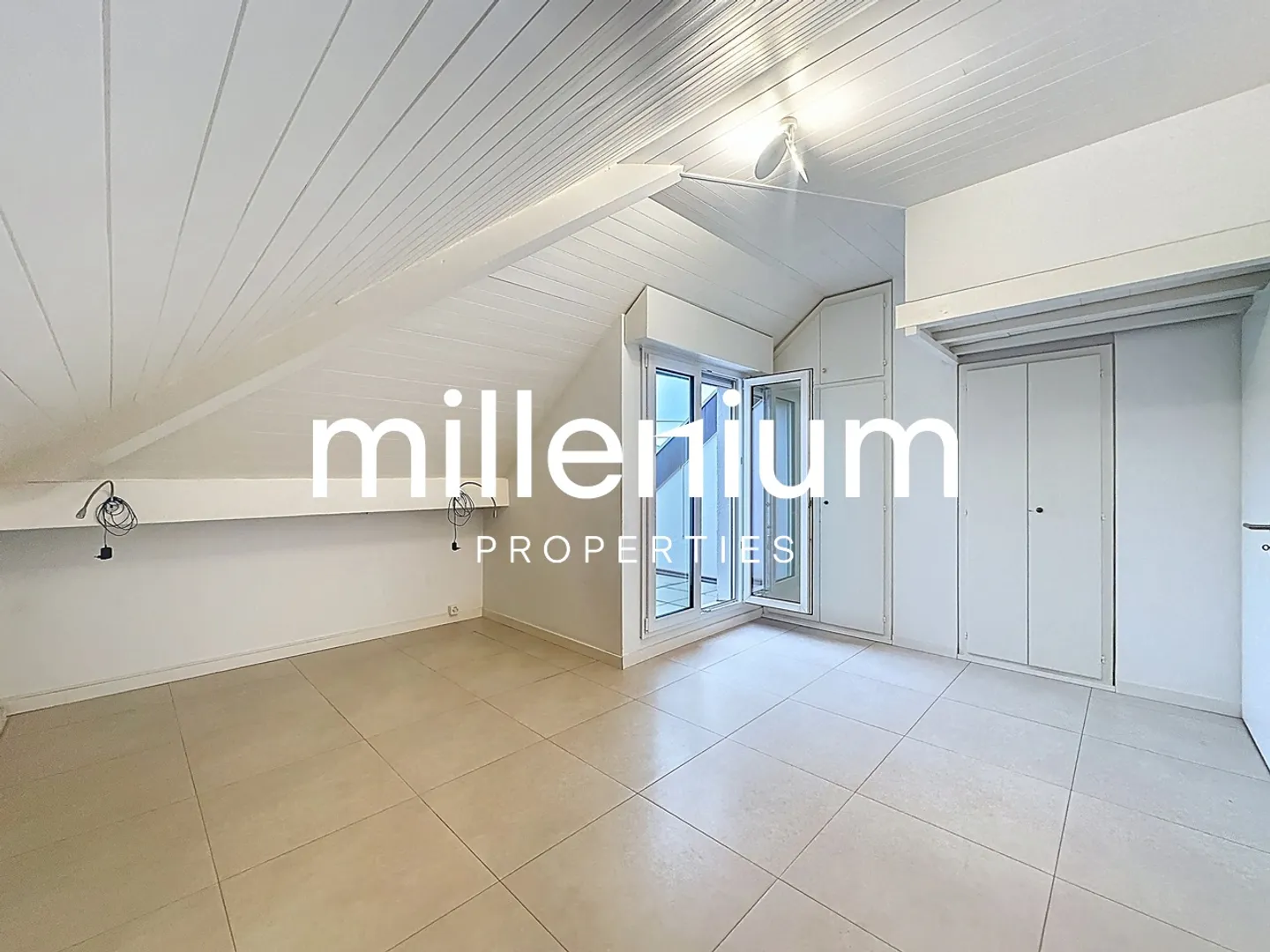 Dachgeschosswohnung mit Terrasse im Herzen von Perly - Foto 4 von 9