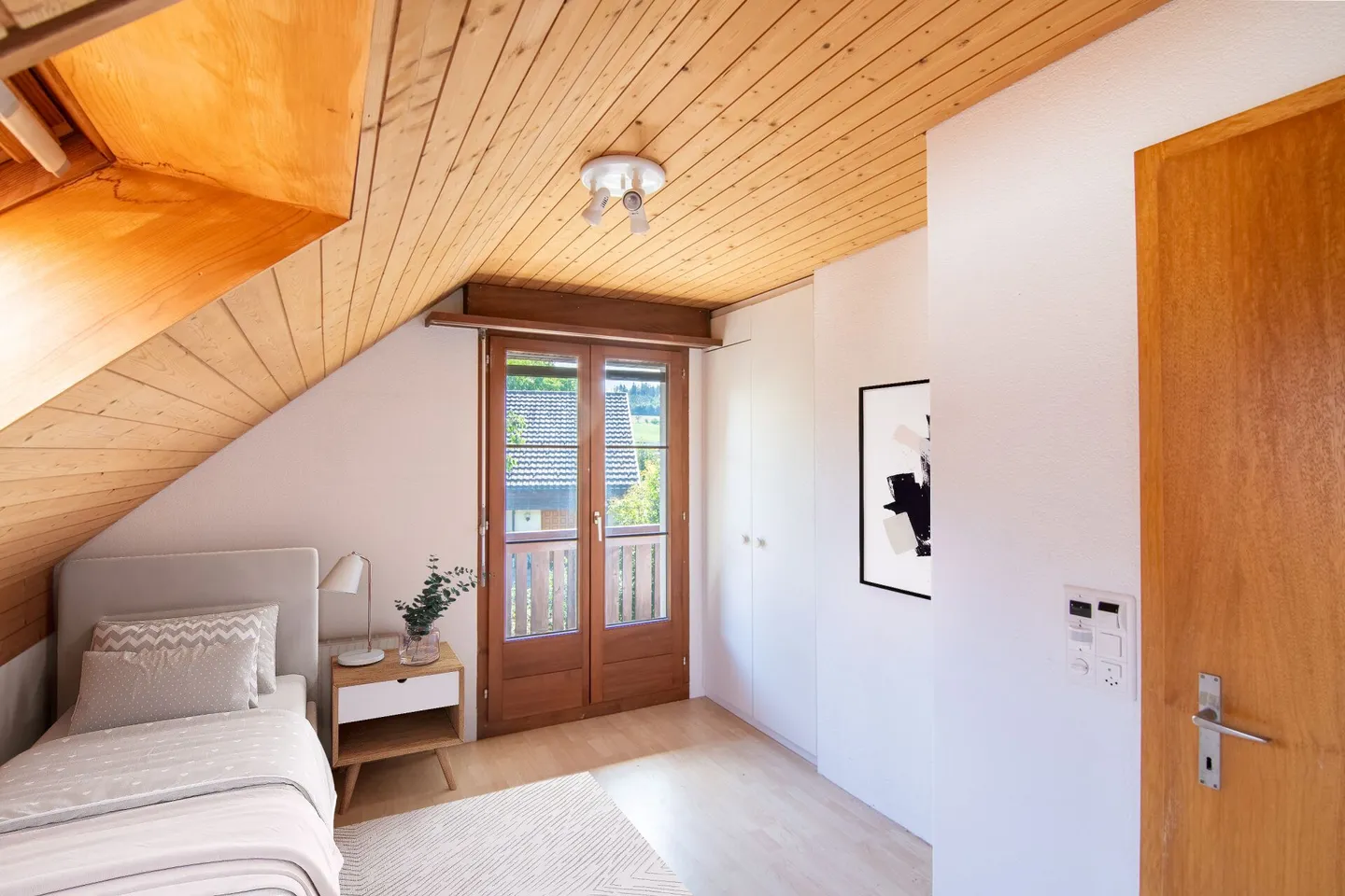 Maison bifamiliale indépendante avec espace polyvalent et atelier - Photo 7 sur 15