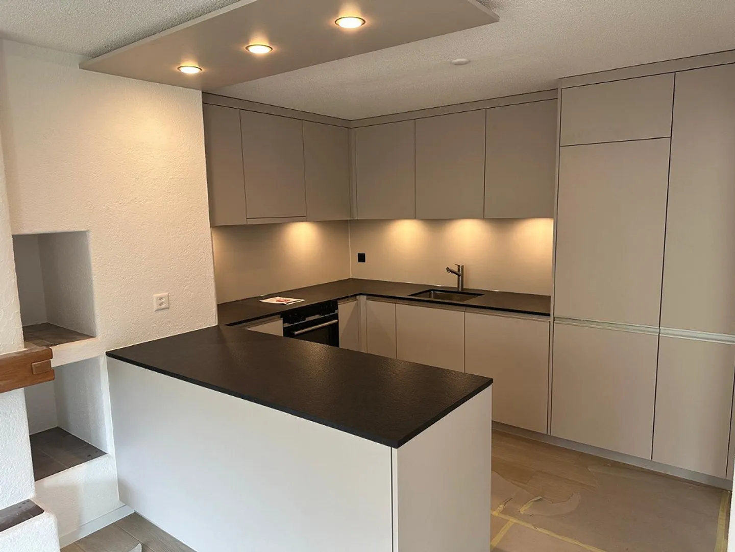 Moderne, nouvellement rénové et très ensoleillé appartement de 3,5 pièces - Photo 4 sur 5