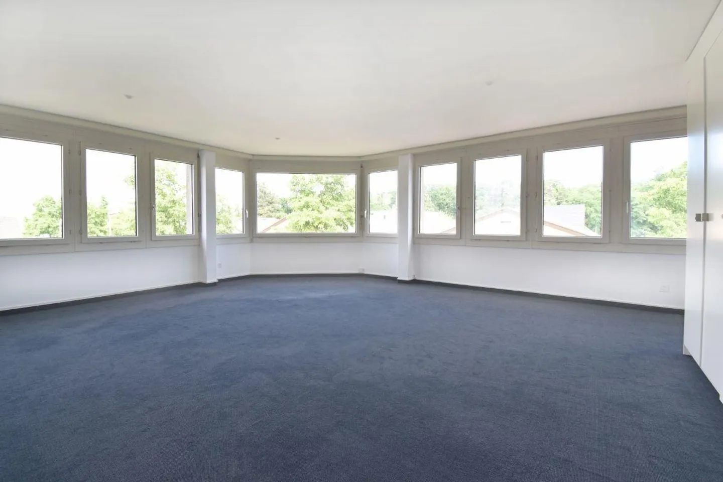 Bright and attractive office spaces for your new business domicile - Photo 3 of 12