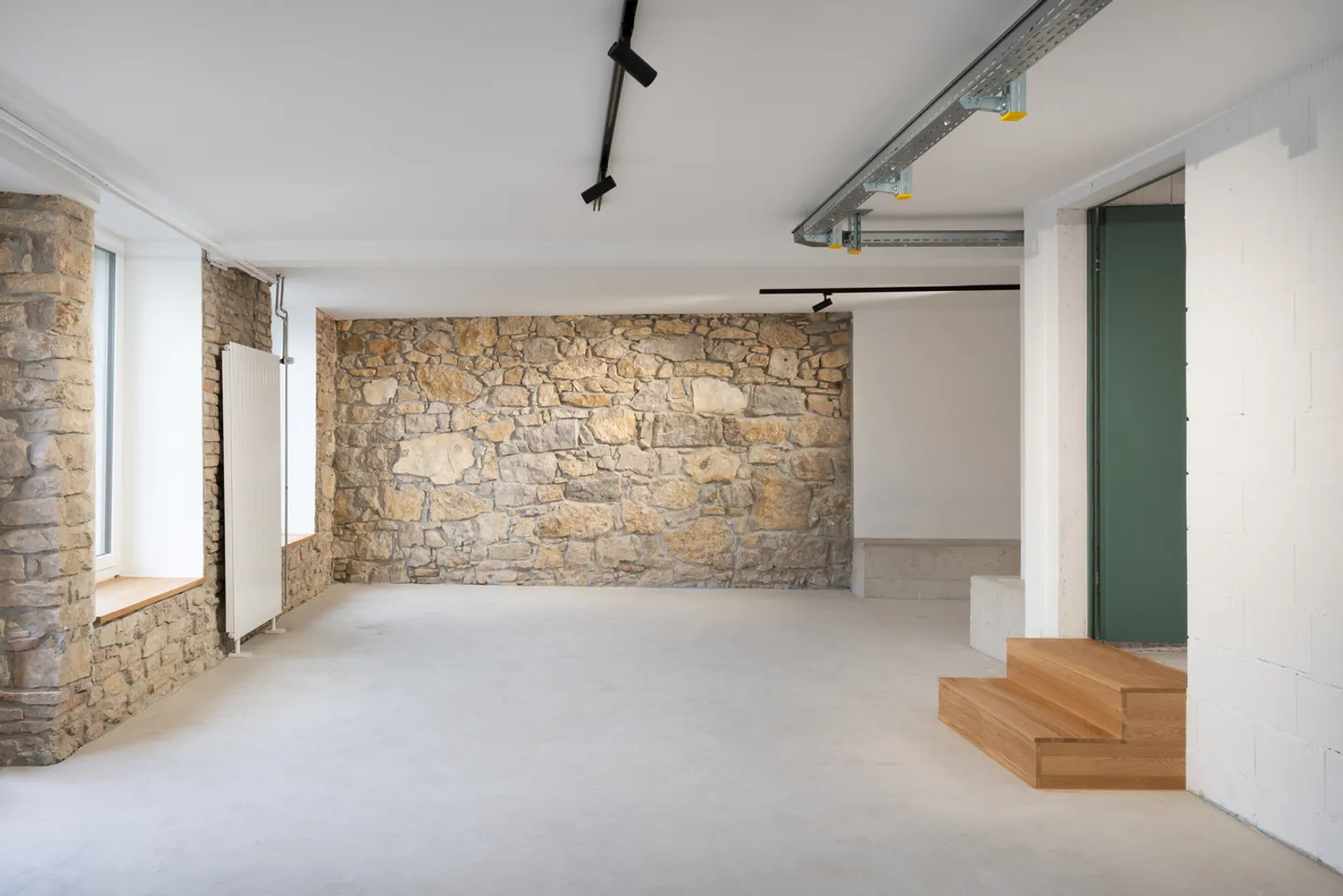 Vielseitige Wohn- und Gewerbeliegenschaft mit Geschichte - Photo 2 sur 8