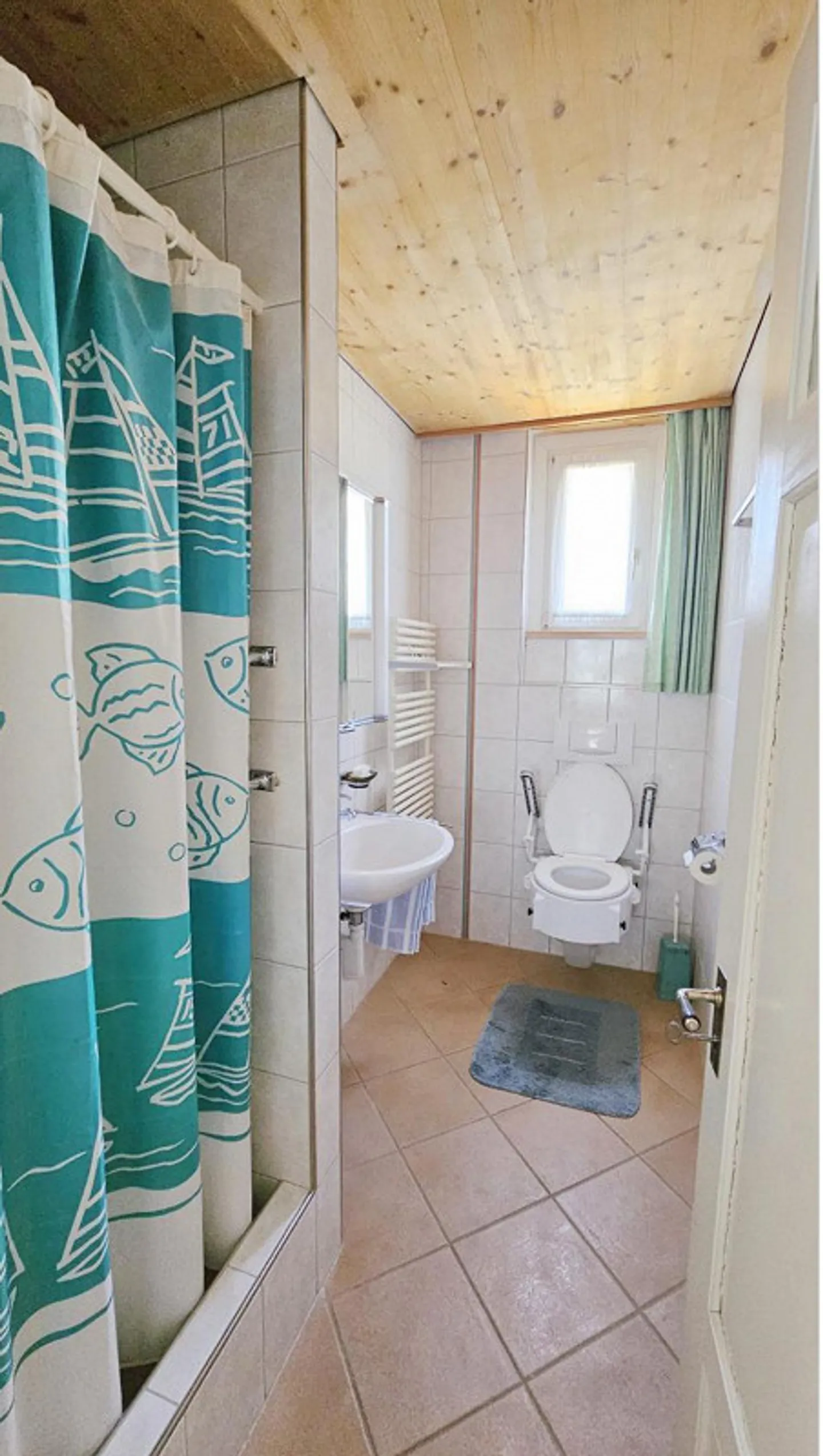 Charmante maison individuelle ou maison multifamiliale avec potentiel dans un grand jardin - Photo 12 sur 18