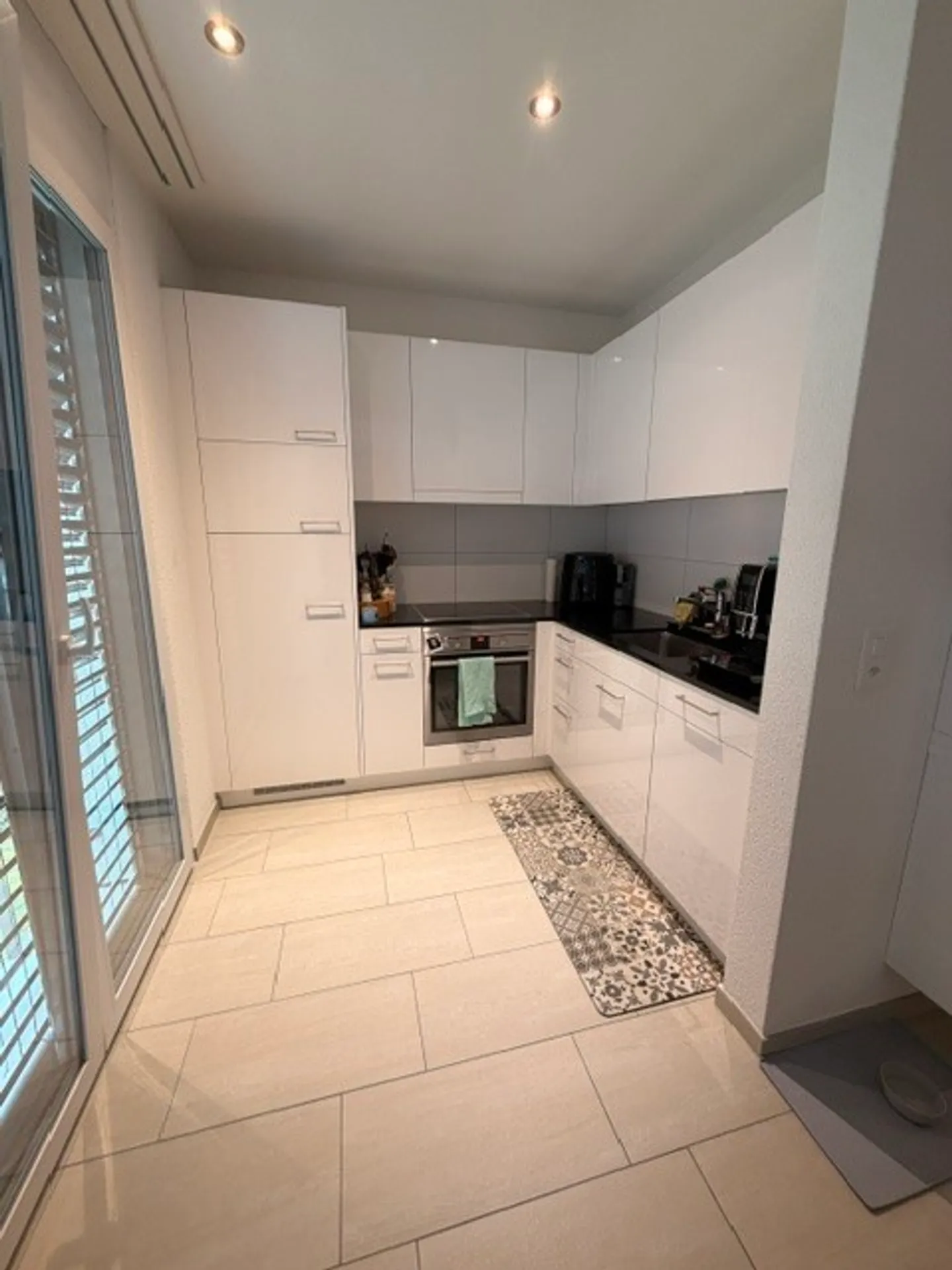 Modern Apartment with Balcony - Photo 3 of 5