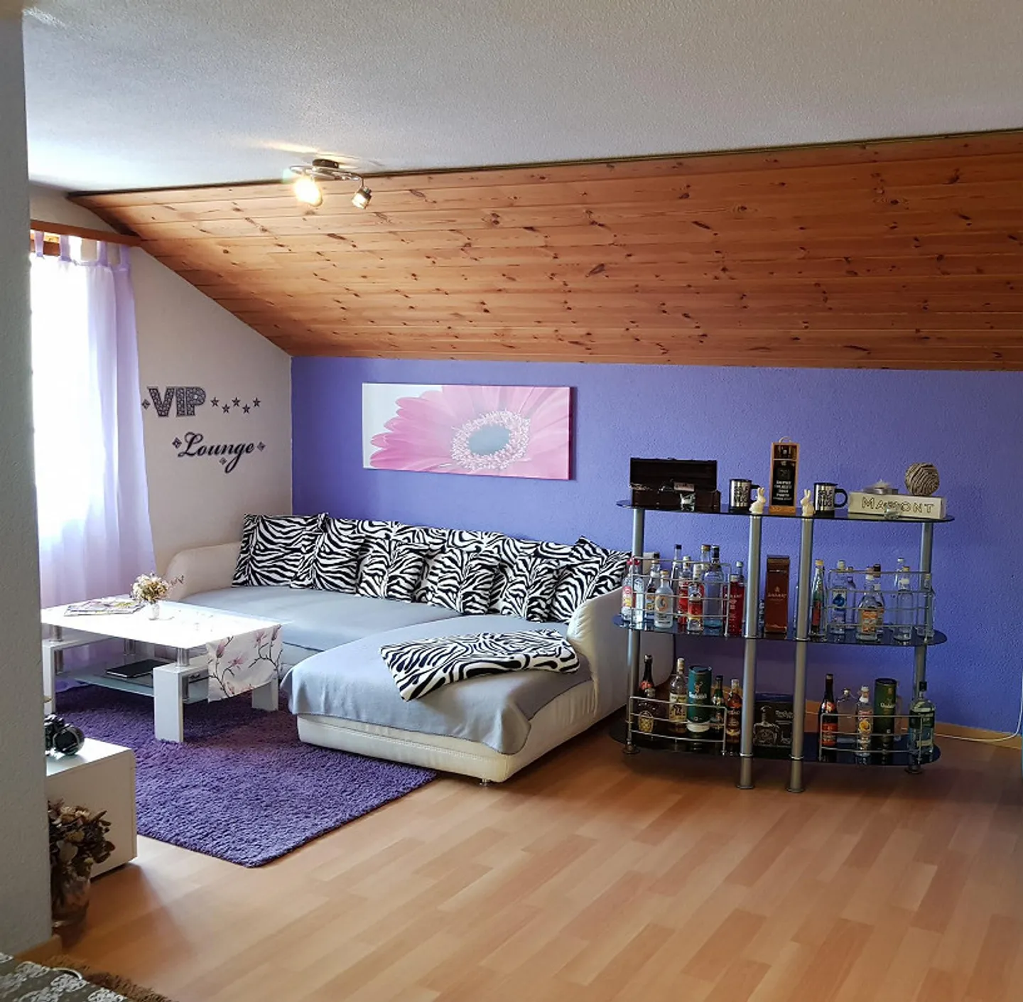 Centrally located spacious 2.5-room attic apartment - Photo 1 of 8