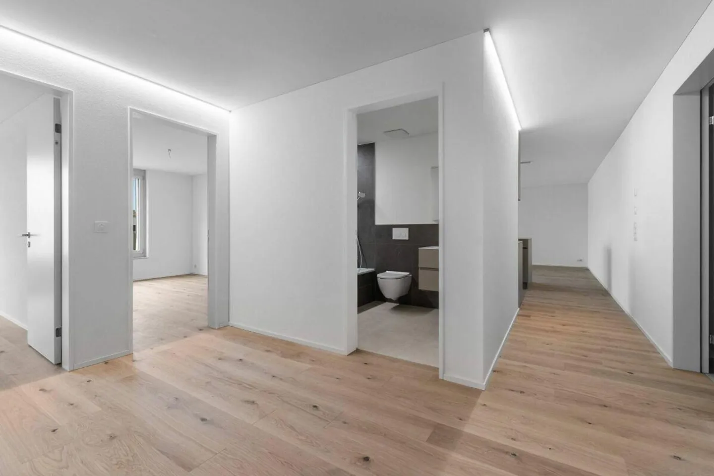 TILIA | Nouvelle construction appartement 4.5 pièces avec 127 m2 NWF - Vue partielle sur le lac - Prêt à emménager à partir du 5 octobre 2026 - Photo 10 sur 12