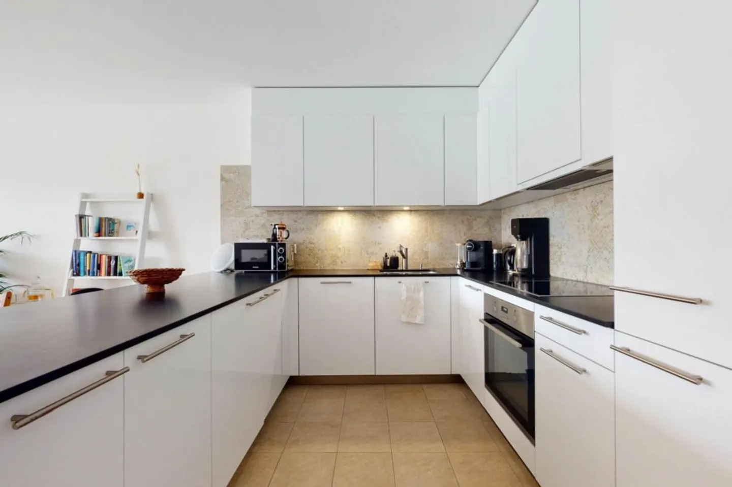 Modernes Apartment mit Terrasse - Foto 2 von 9