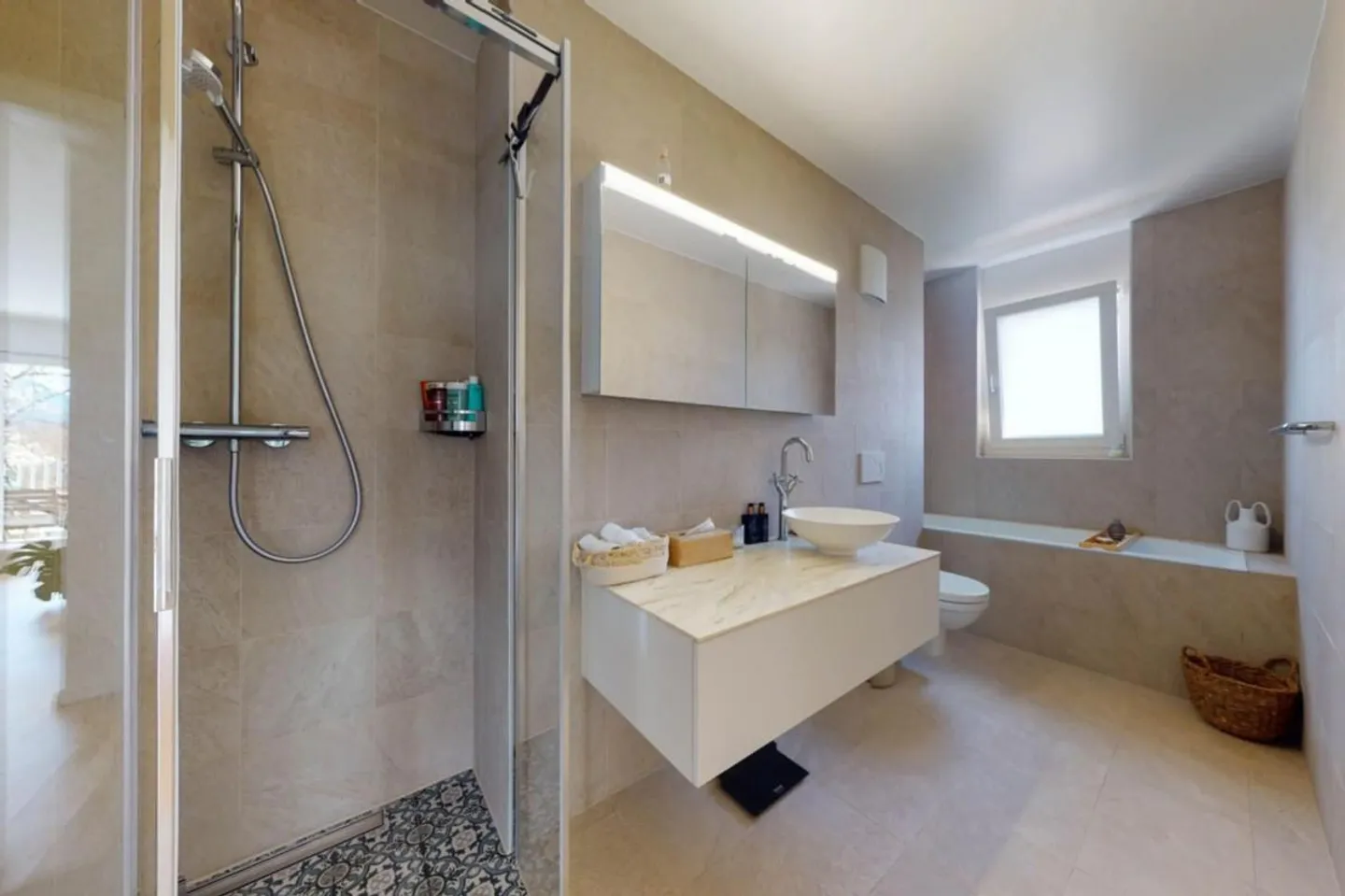 Modernes Apartment mit Terrasse - Foto 3 von 9