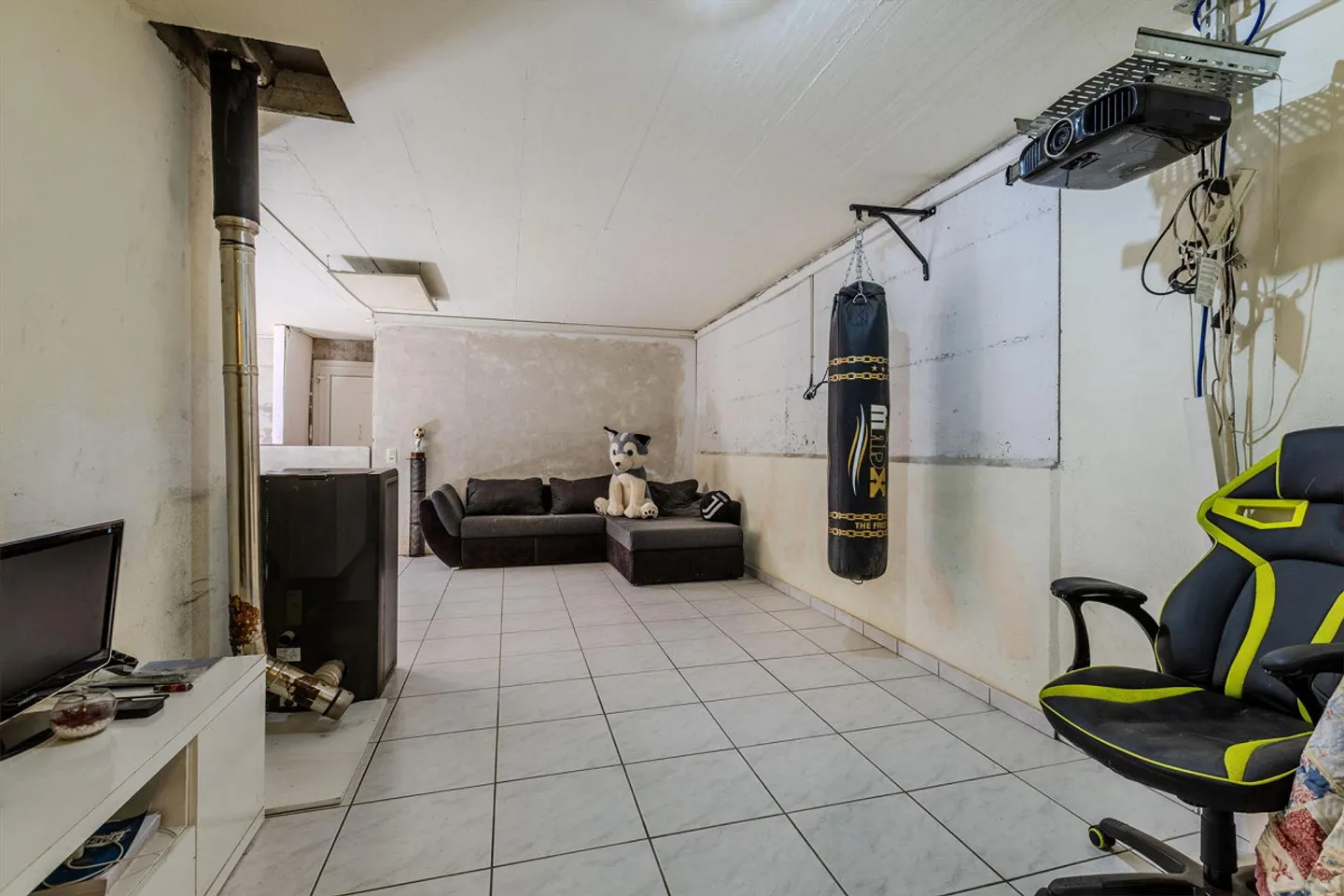 BEAUTIFUL VILLA WITH 6.5 ROOMS AND GARDEN IN CONTONE - Photo 9 of 9