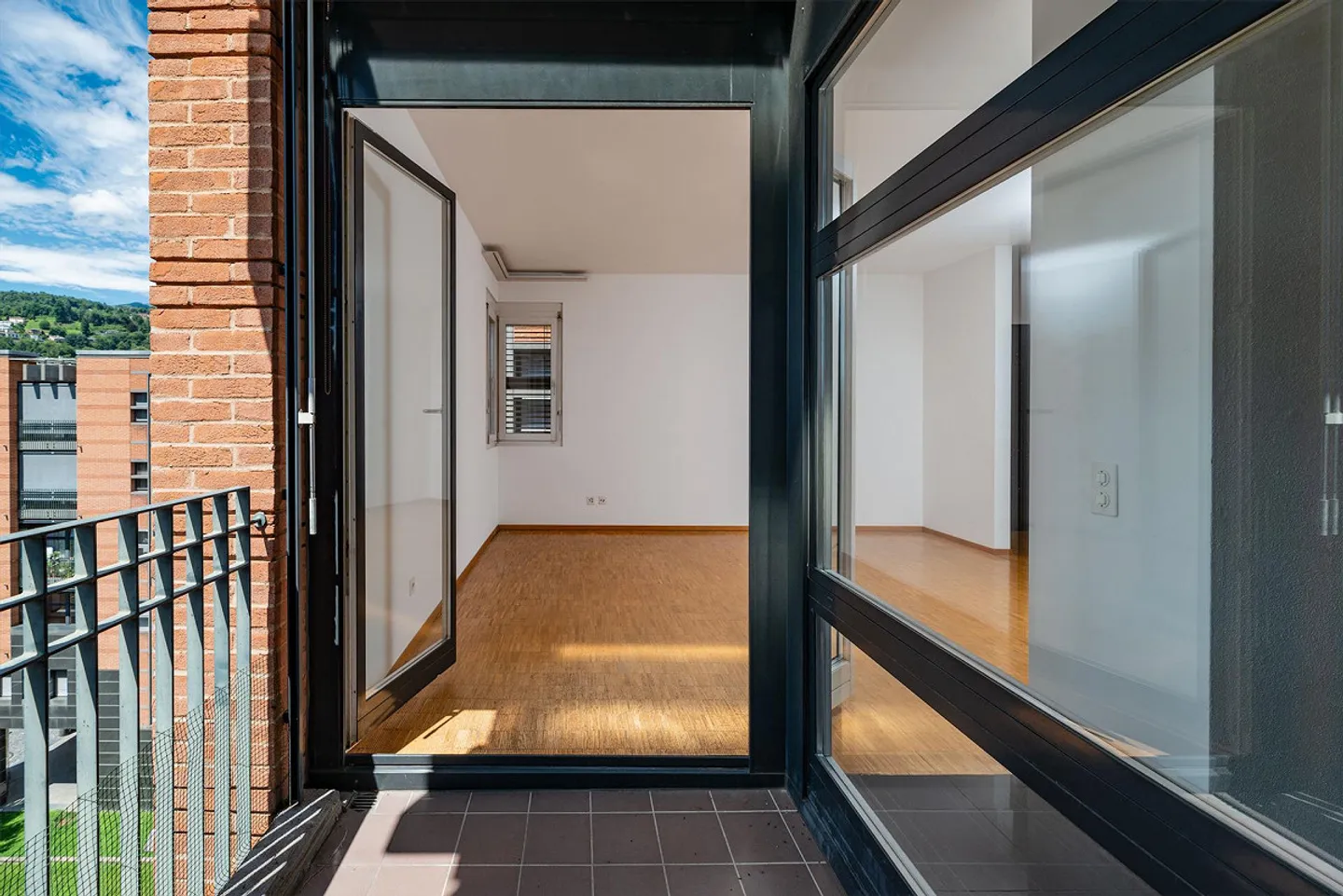 Apartment for rent - Photo 8 of 9