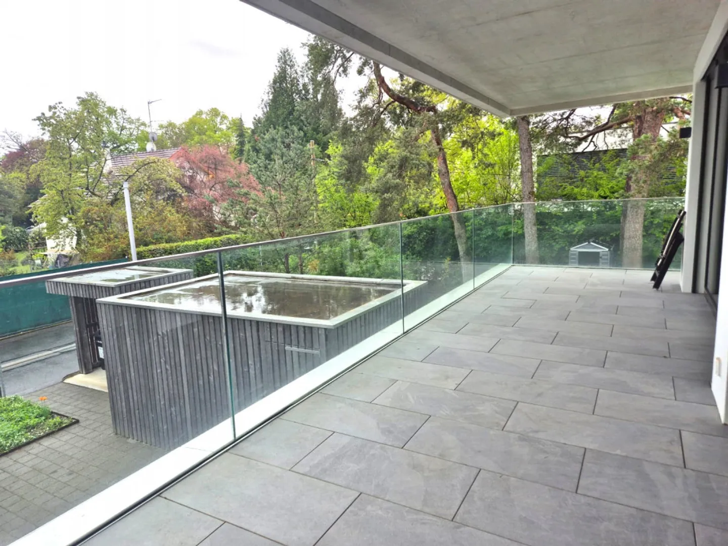 Wunderschöne 4-Zimmer-Neuwohnung mit großer Terrasse in Wohngegend Cologny/Gradelle - Foto 6 von 11