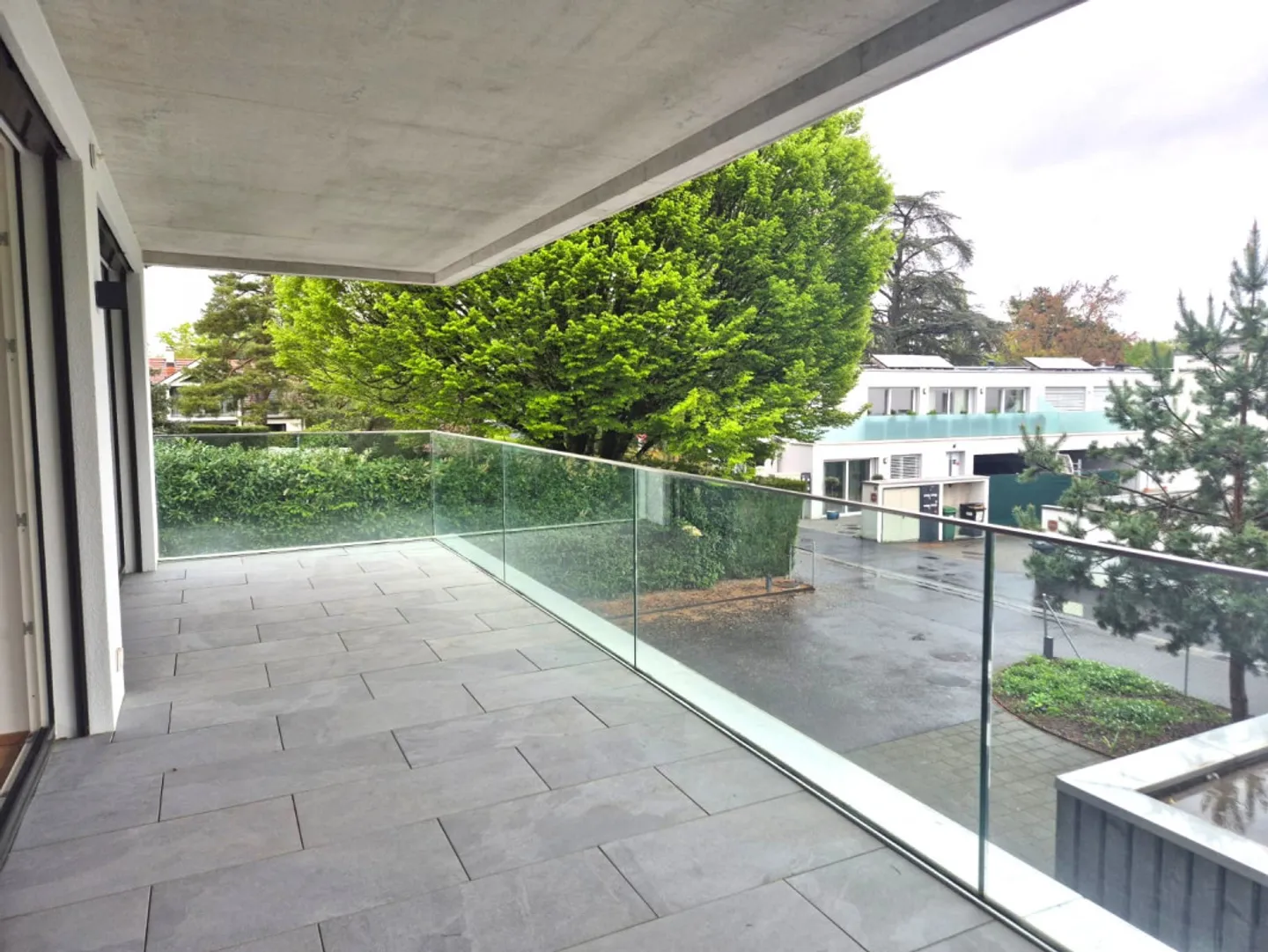 Wunderschöne 4-Zimmer-Neuwohnung mit großer Terrasse in Wohngegend Cologny/Gradelle - Foto 7 von 11