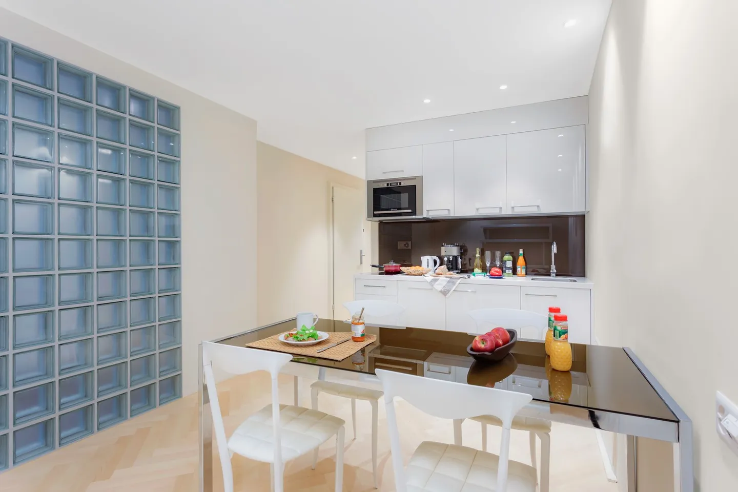 Modernes Studio am Zürichsee - Foto 4 von 6